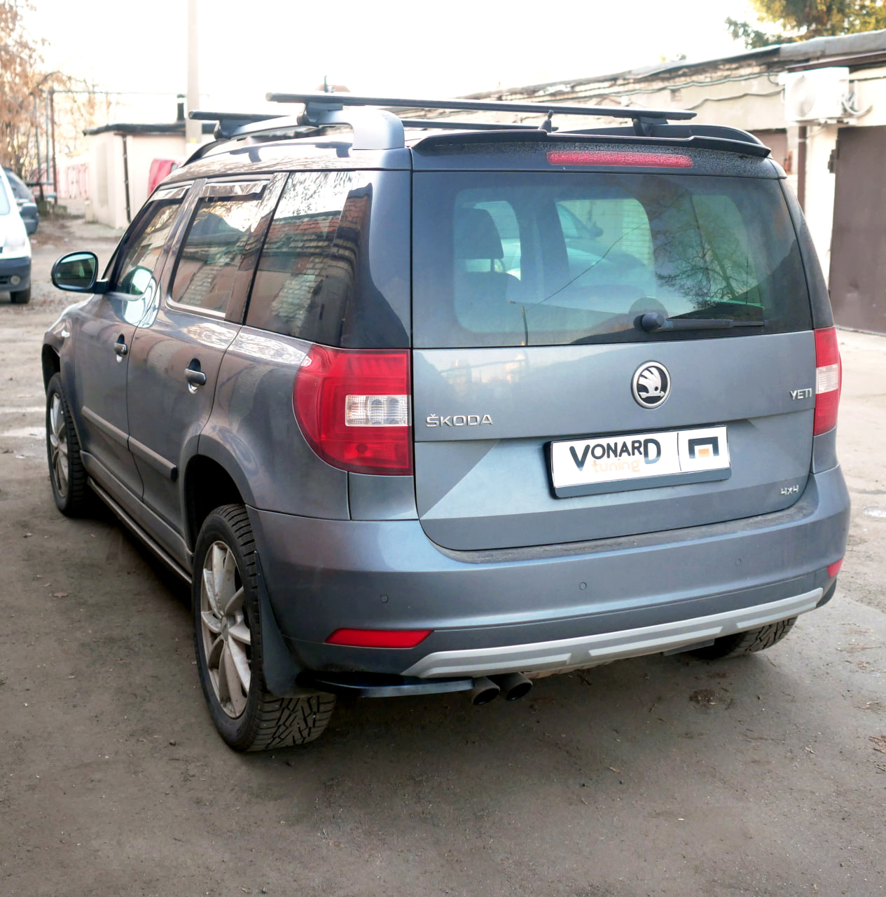 картинка Сплиттеры заднего бампера Skoda Yeti 1 - текстура vonard customs 