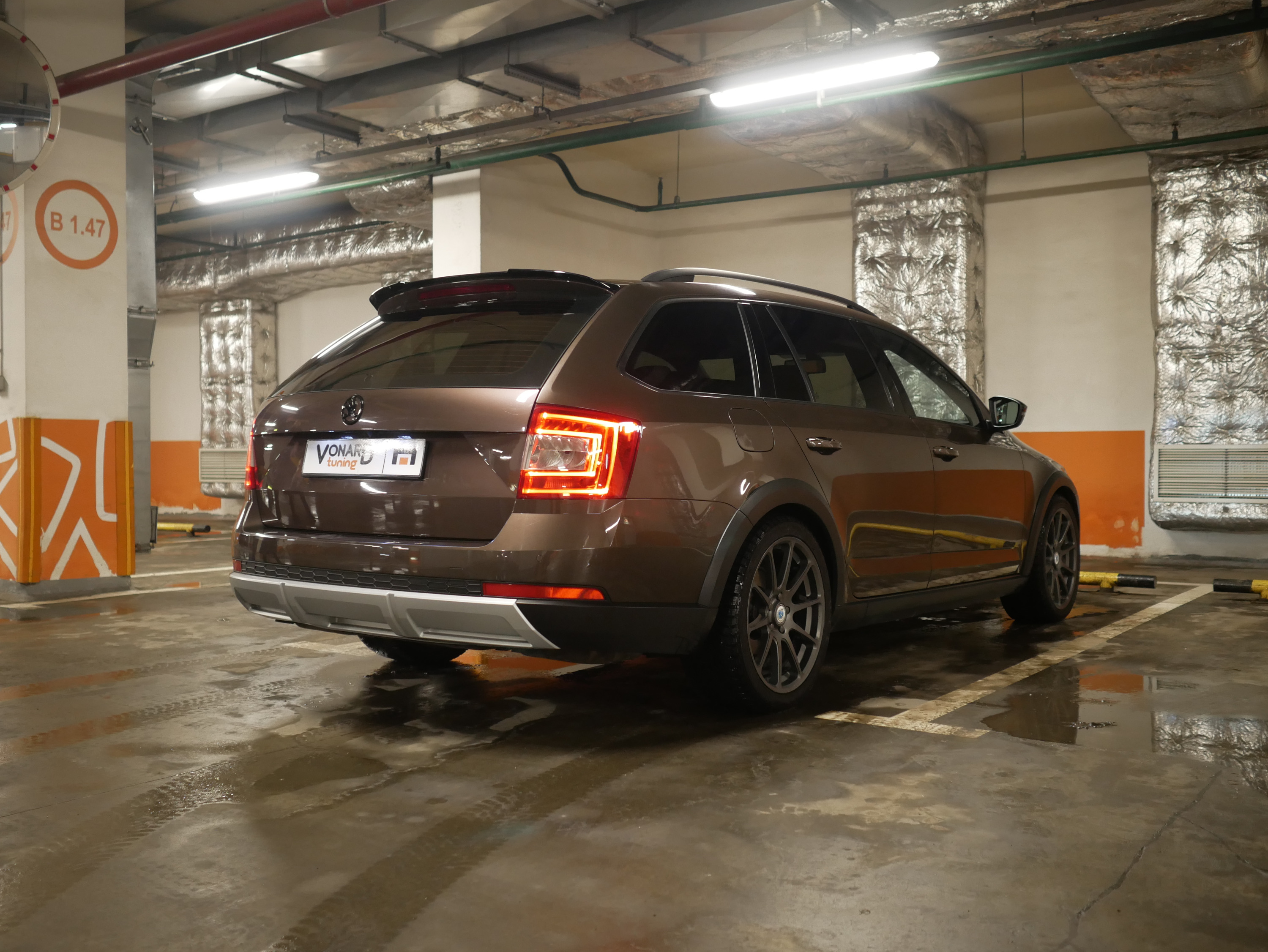 картинка Спойлер лезвие крышки багажника Skoda Octavia 3 A7 универсал V2 vonard customs 