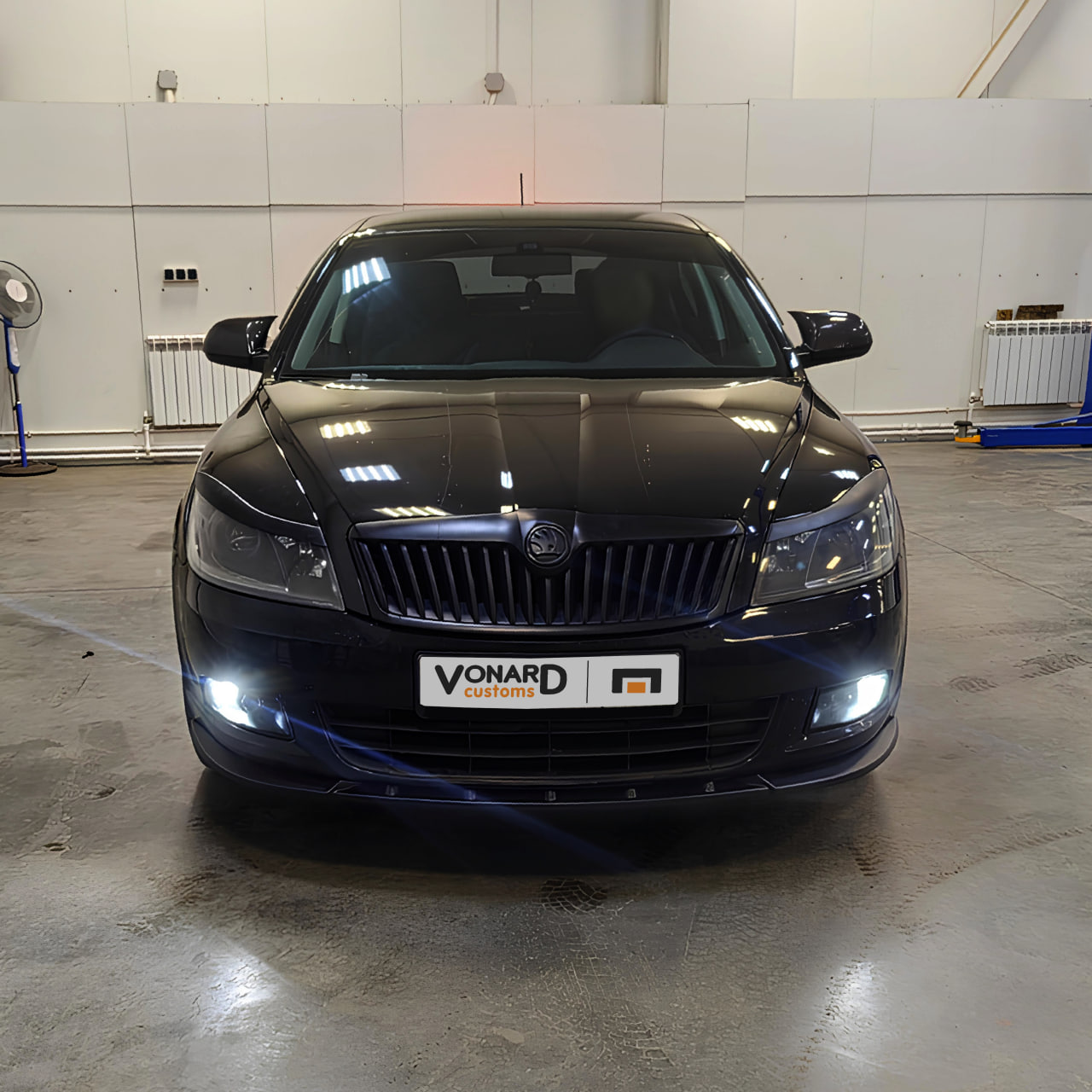картинка Сплиттер переднего бампера Skoda Octavia 2 A5 рест. - текстура vonard customs 