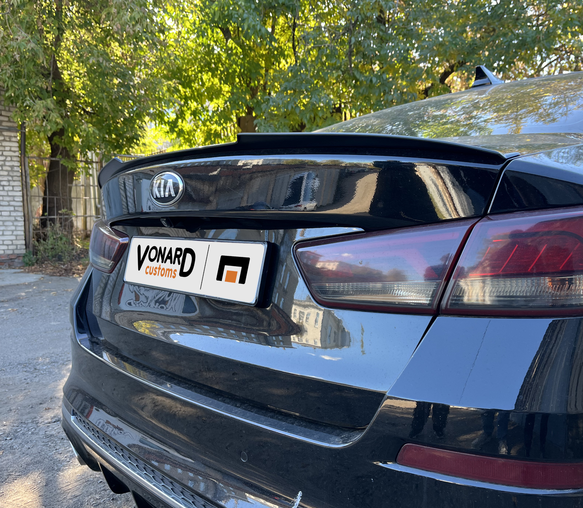 картинка Спойлер крышки багажника для KIA Optima 4 - черный металлик vonard customs 