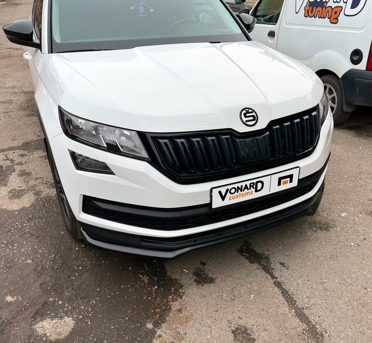 картинка Сплиттер (прилегающий) переднего бампера Skoda Kodiaq 1 стандарт (ver. 2) vonard customs 