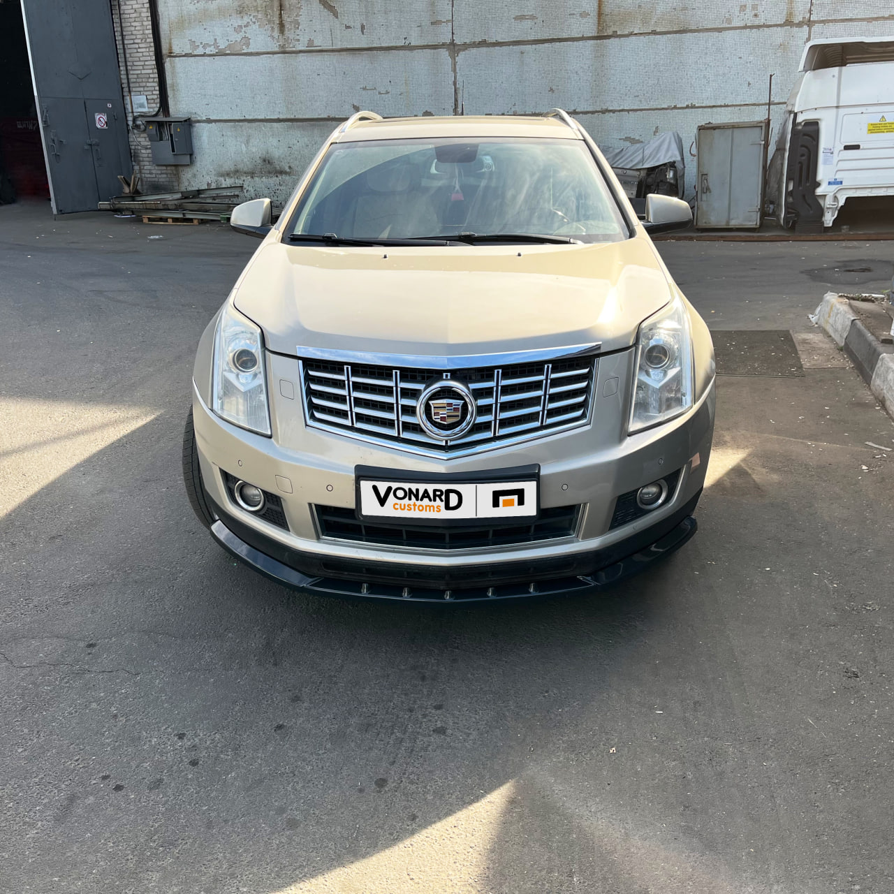 картинка Сплиттер переднего бампера Cadillac SRX 2 - под покраску vonard customs 
