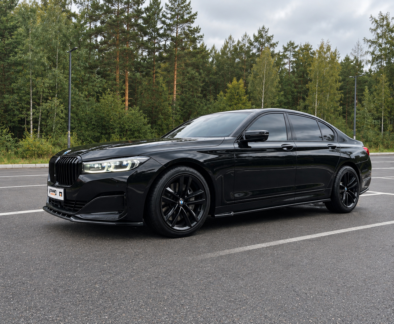картинка Лезвия под пороги BMW 7 G11 рестайлинг - чёрный глянец vonard customs 