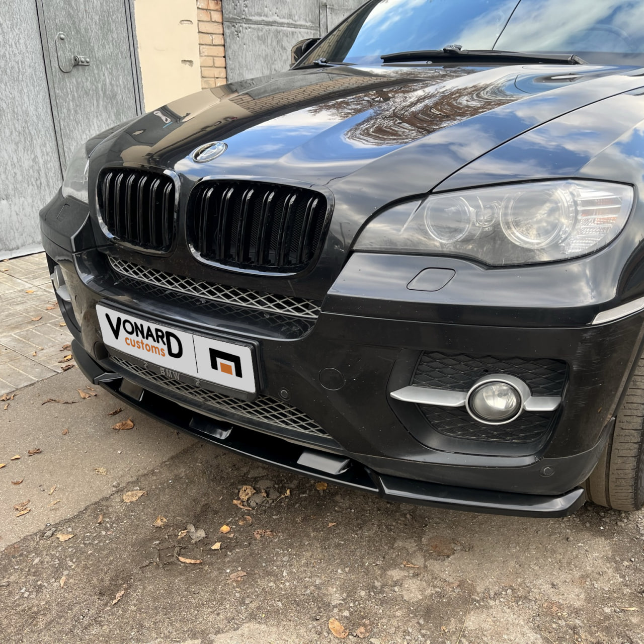 картинка Сплиттер переднего бампера BMW X6 E71 (ver. 2) - под покраску vonard customs 