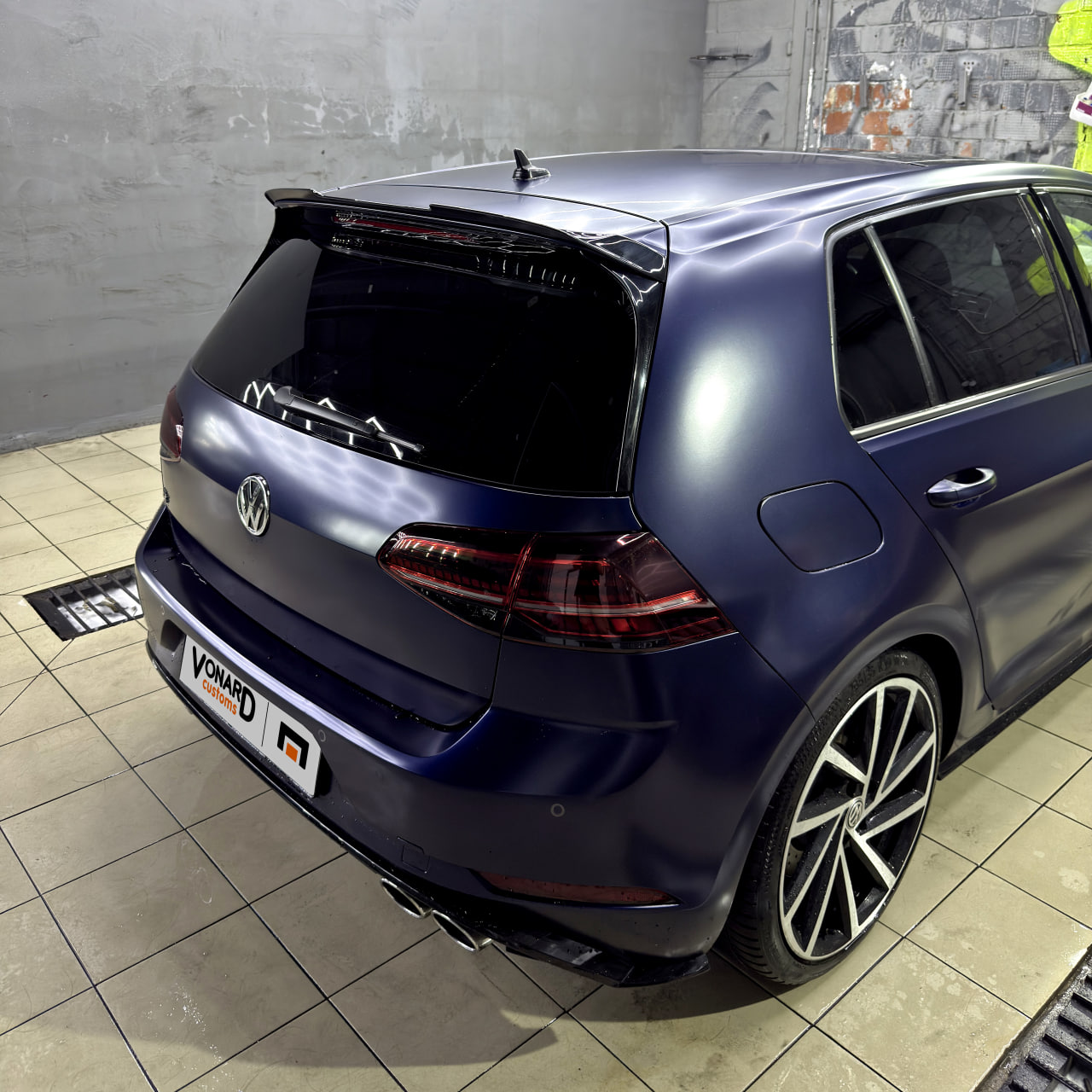 картинка Спойлер лезвие крышки багажника VW Golf 7 R (GTI, R-line) vonard customs 