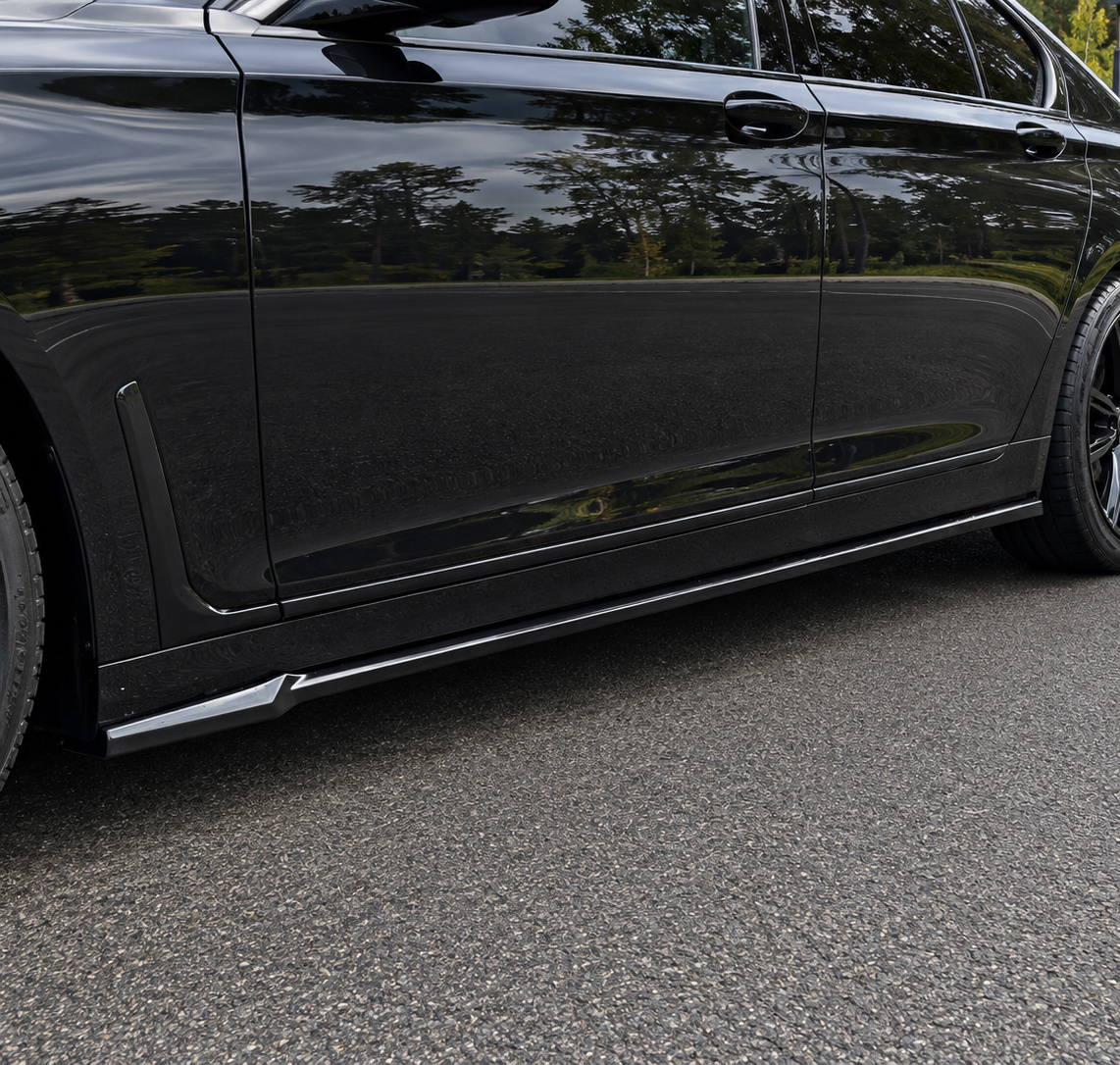 картинка Лезвия под пороги BMW 7 G11 рестайлинг - чёрный глянец vonard customs 