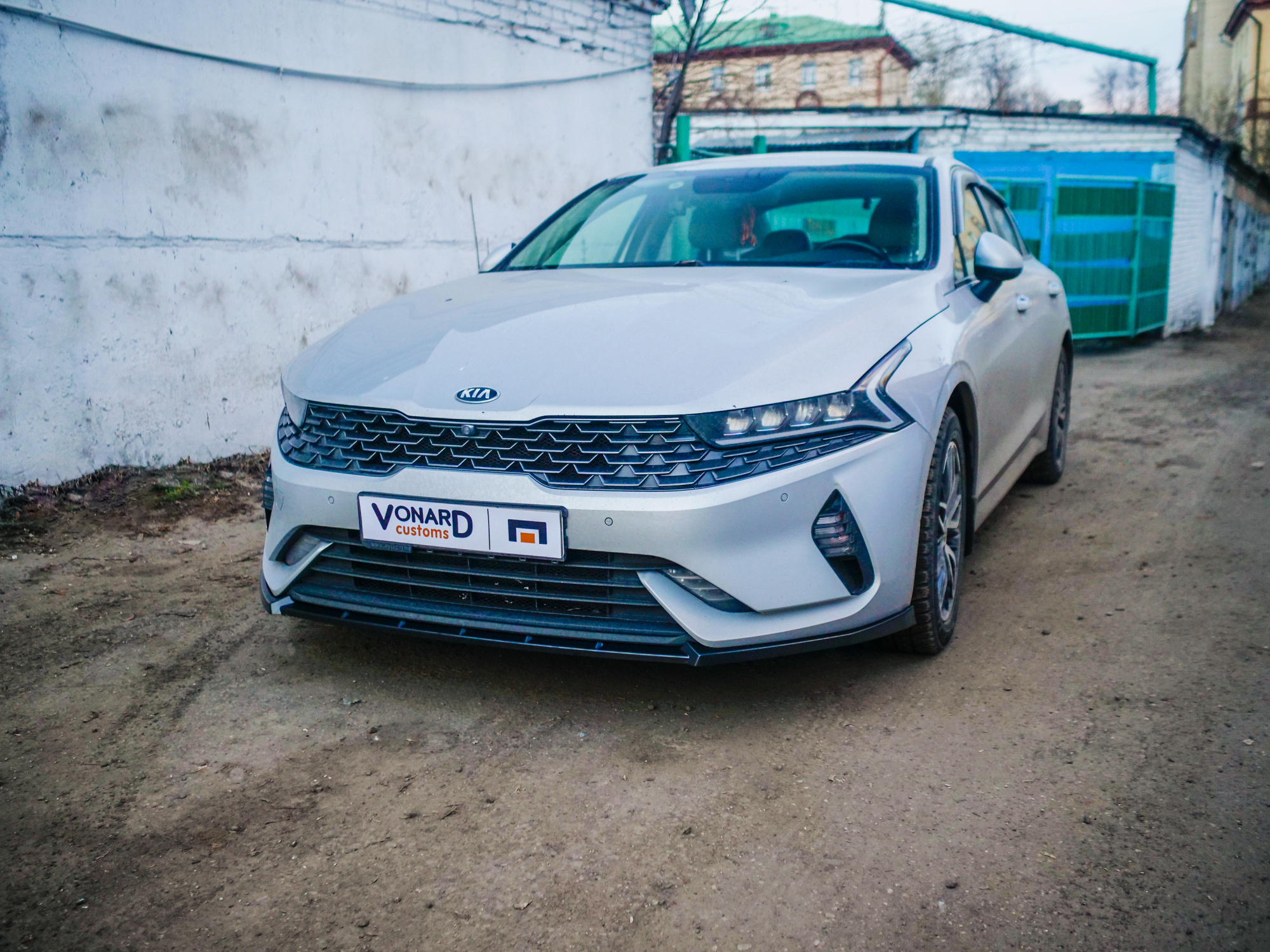 картинка Сплиттер переднего бампера KIA K5 3 V2 - черный глянец vonard customs 