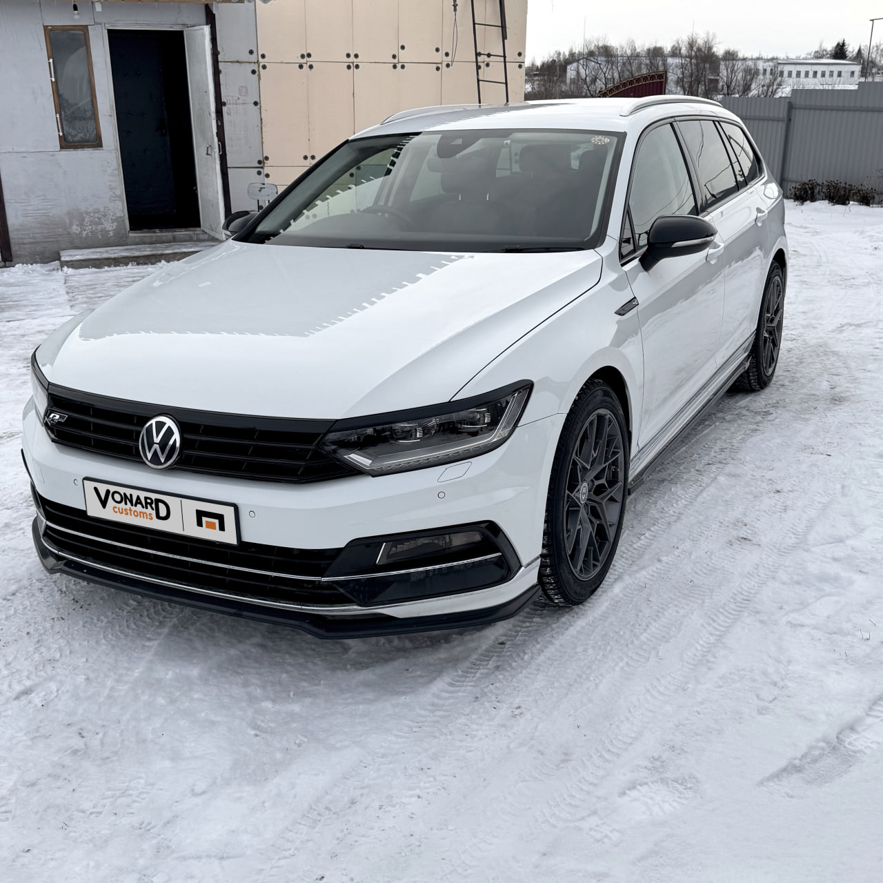 картинка Лезвия под пороги VW Passat B8 R-line vonard customs 