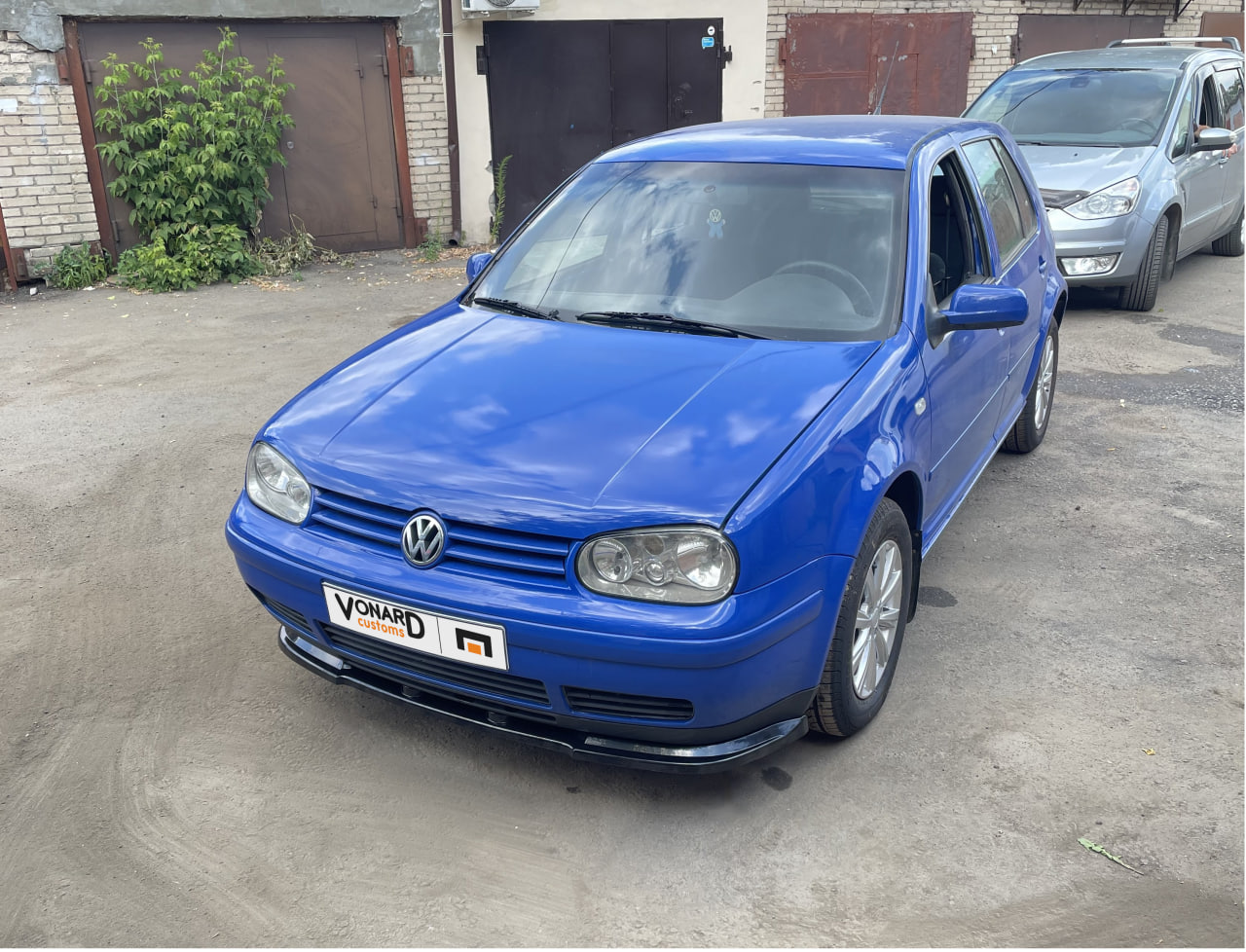 картинка Сплиттер переднего бампера VW Golf 4 vonard customs 