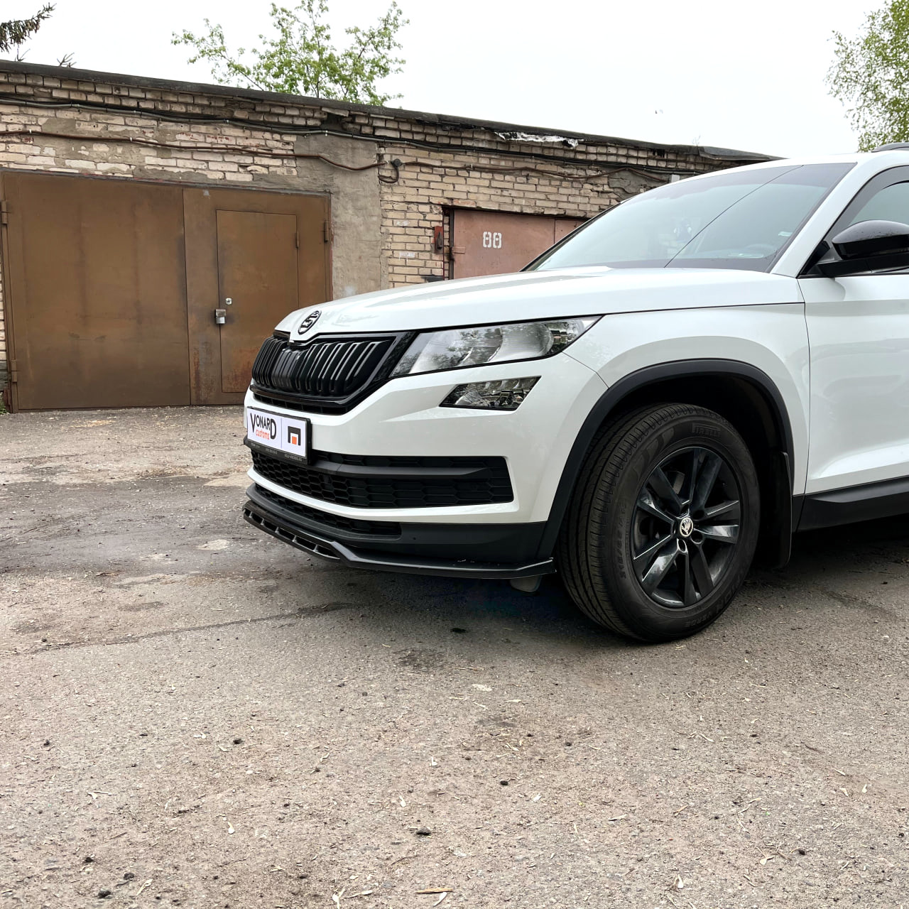картинка Сплиттер (двойной) переднего бампера Skoda Kodiaq 1 стандарт (ver. 3) vonard customs 