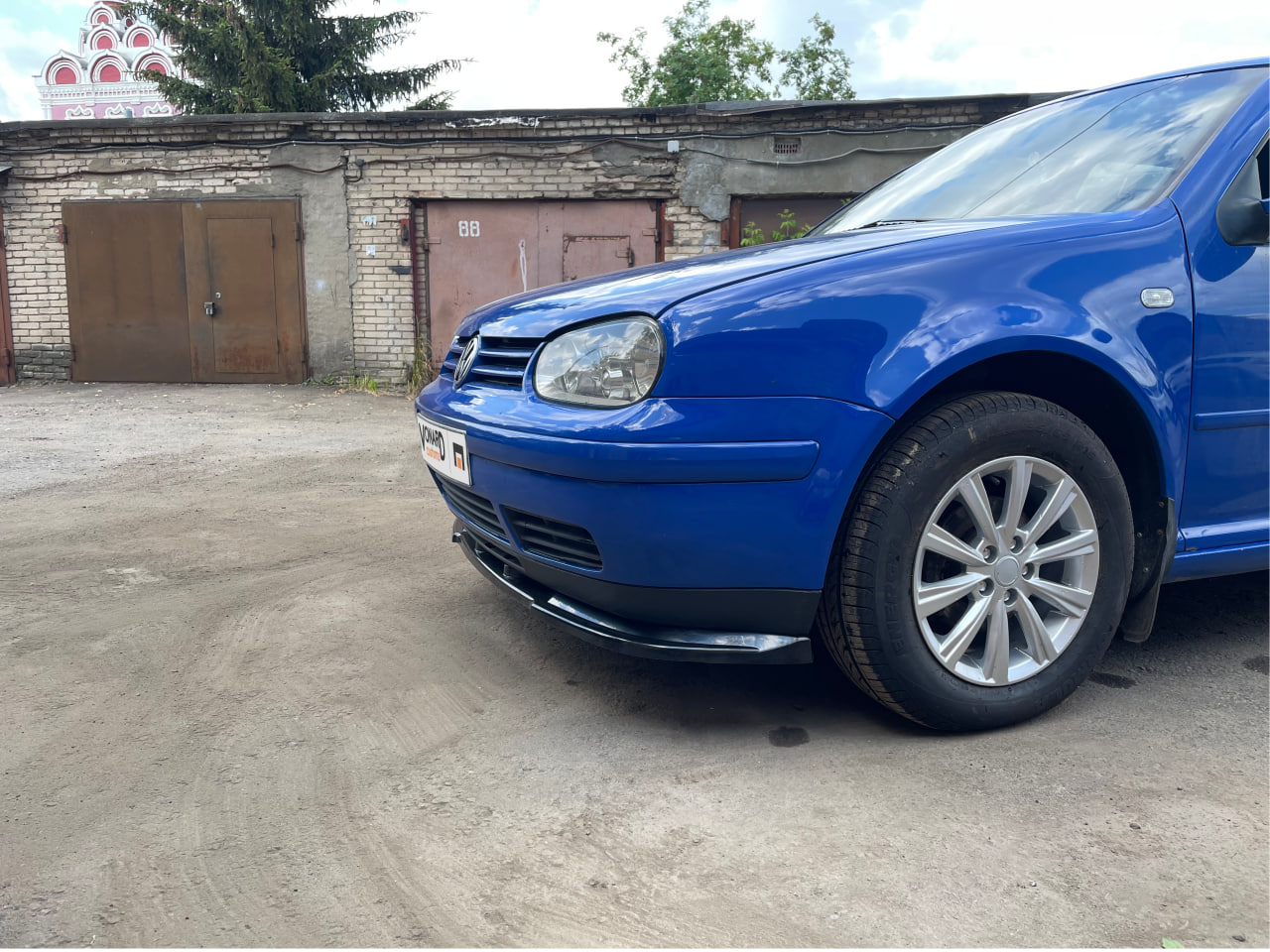 картинка Сплиттер переднего бампера VW Golf 4 - текстура vonard customs 