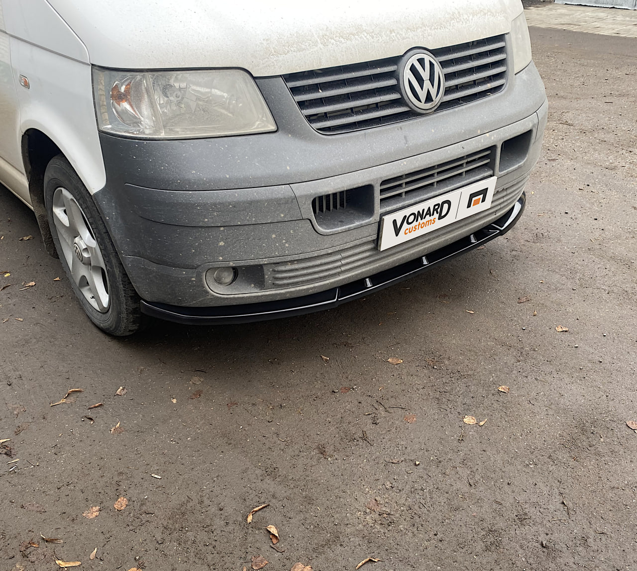 картинка Сплиттер переднего бампера VW T5 Transporter - под покраску vonard customs 