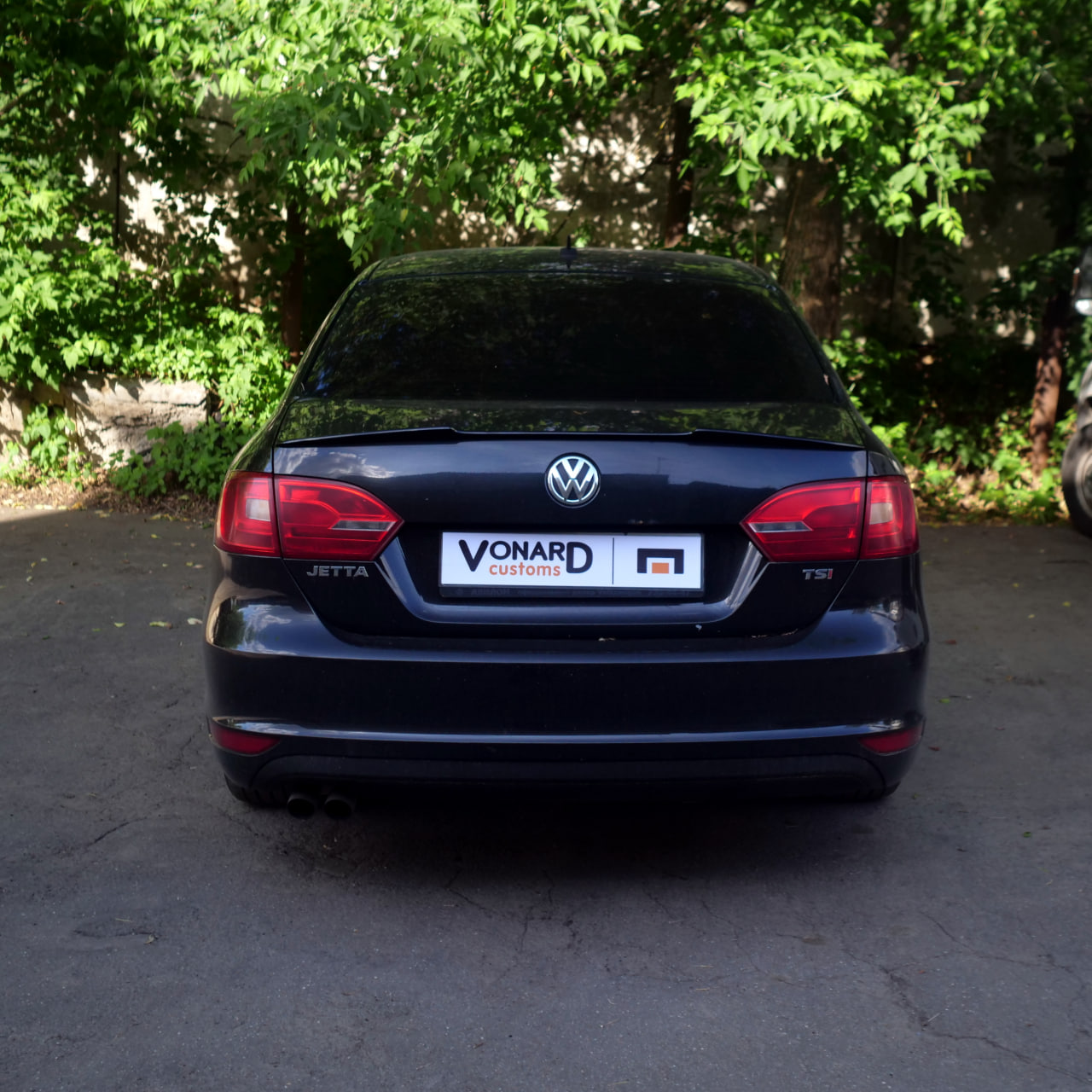 картинка Спойлер лезвие крышки багажника VW Jetta 6 vonard customs 