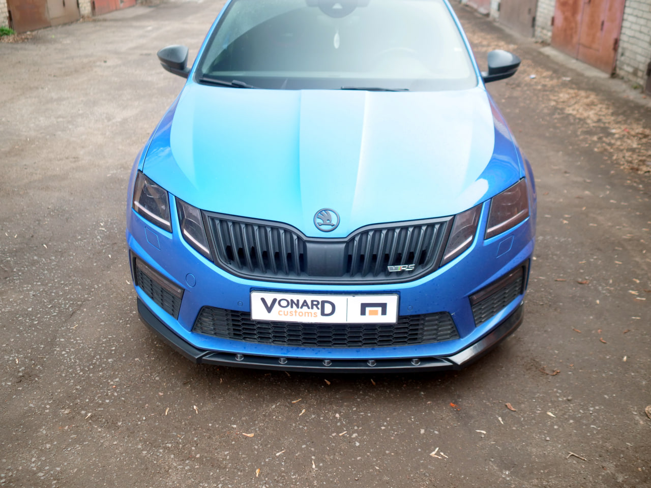 картинка Сплиттер переднего бампера Skoda Octavia 3 A7 RS рест. V4 - под покраску vonard customs 