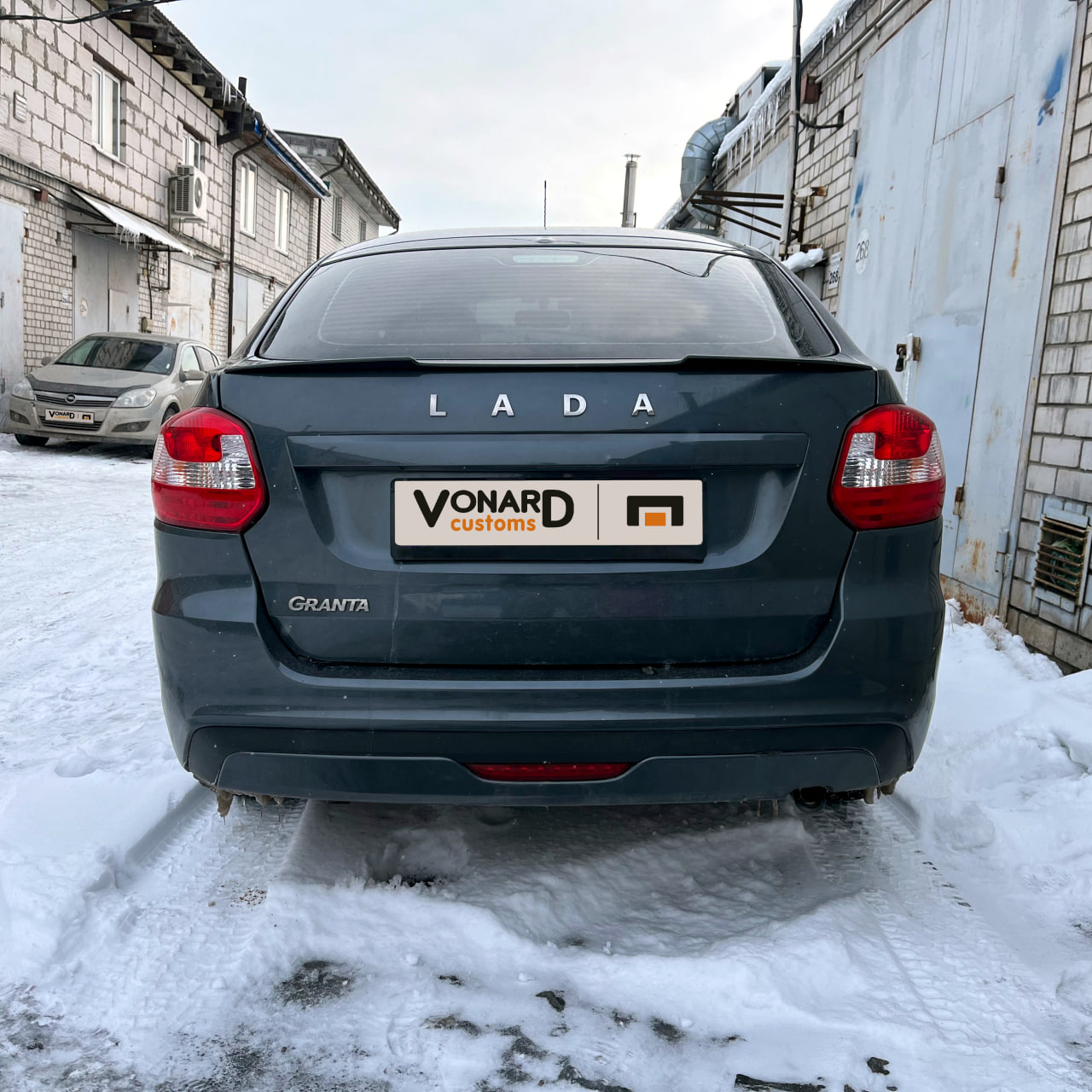 картинка Спойлер лезвие крышки багажника Lada Granta 1 лифтбек - под покраску vonard customs 