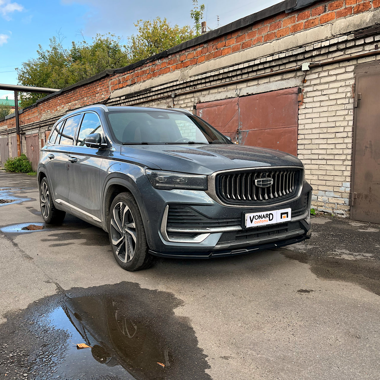 картинка Сплиттер переднего бампера Geely Monjaro 1 - под покраску vonard customs 