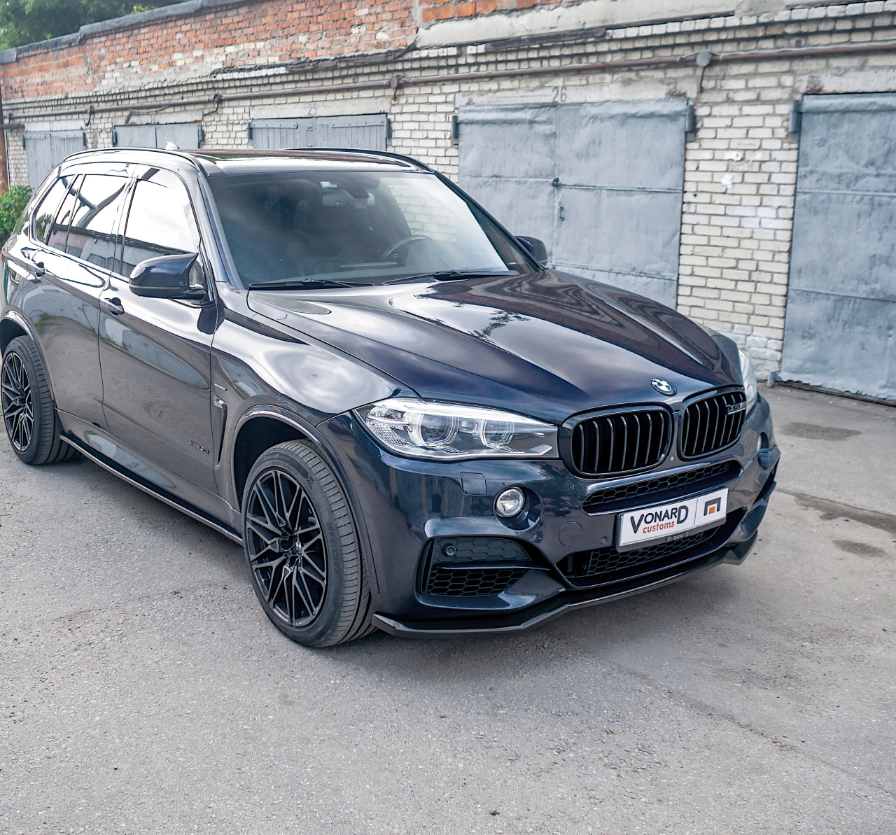 картинка Сплиттер переднего бампера BMW X5 F15 M-Pack (ver. 2) vonard customs 