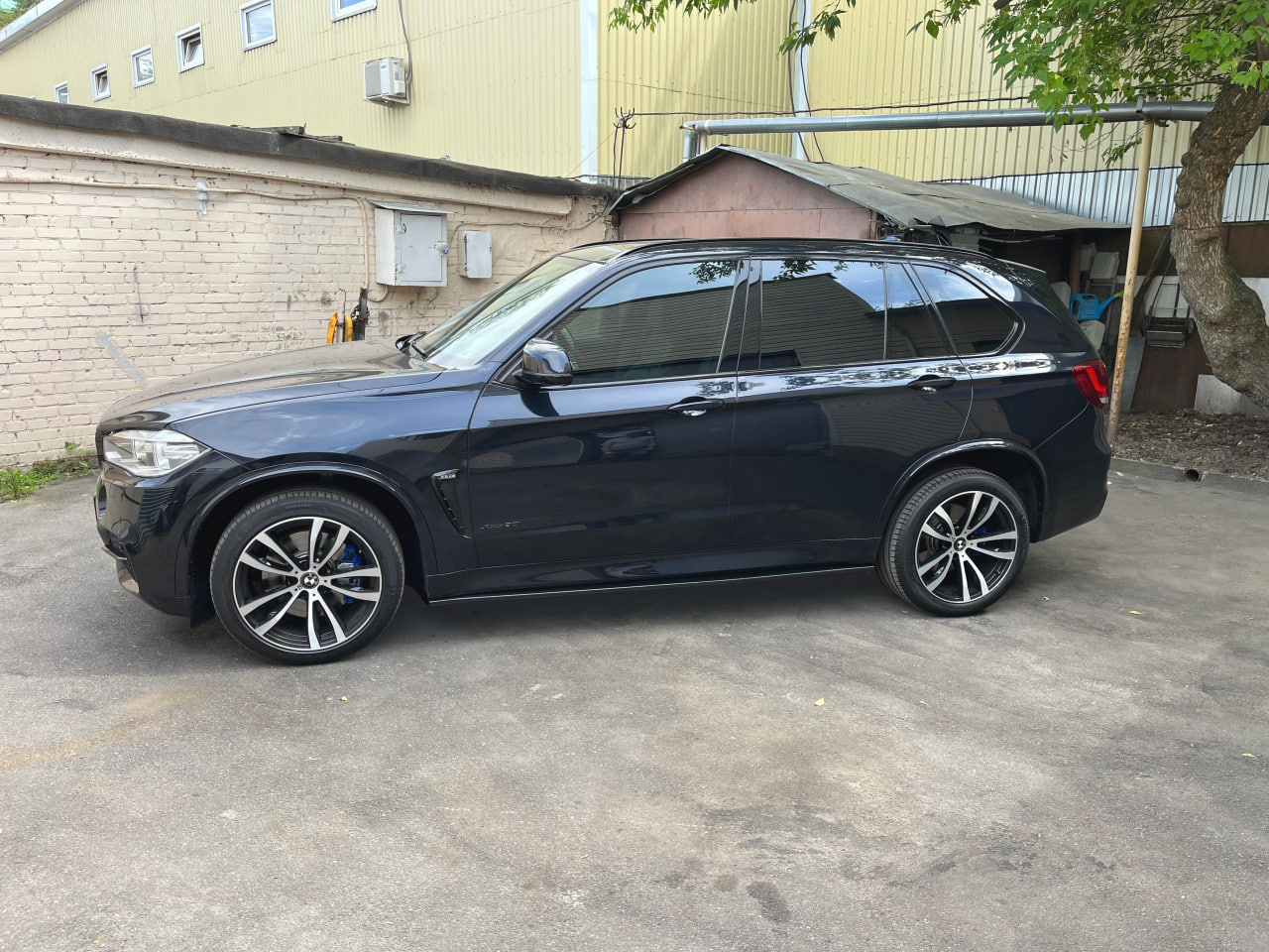 картинка Лезвия под пороги BMW X5 F15 / X6 F16 M-Pack - под покраску vonard customs 