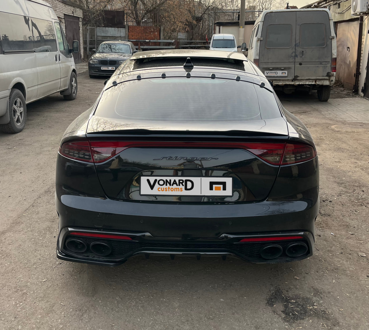 картинка Накладка заднего стекла багажника KIA Stinger 1 vonard customs 