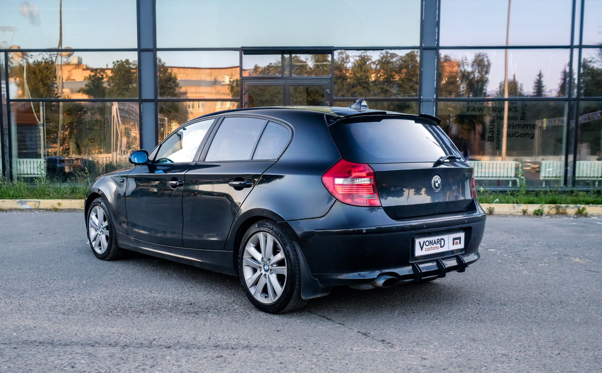 картинка Спойлер лезвие крышки багажника BMW 1 Е81 Е87 V2 vonard customs 
