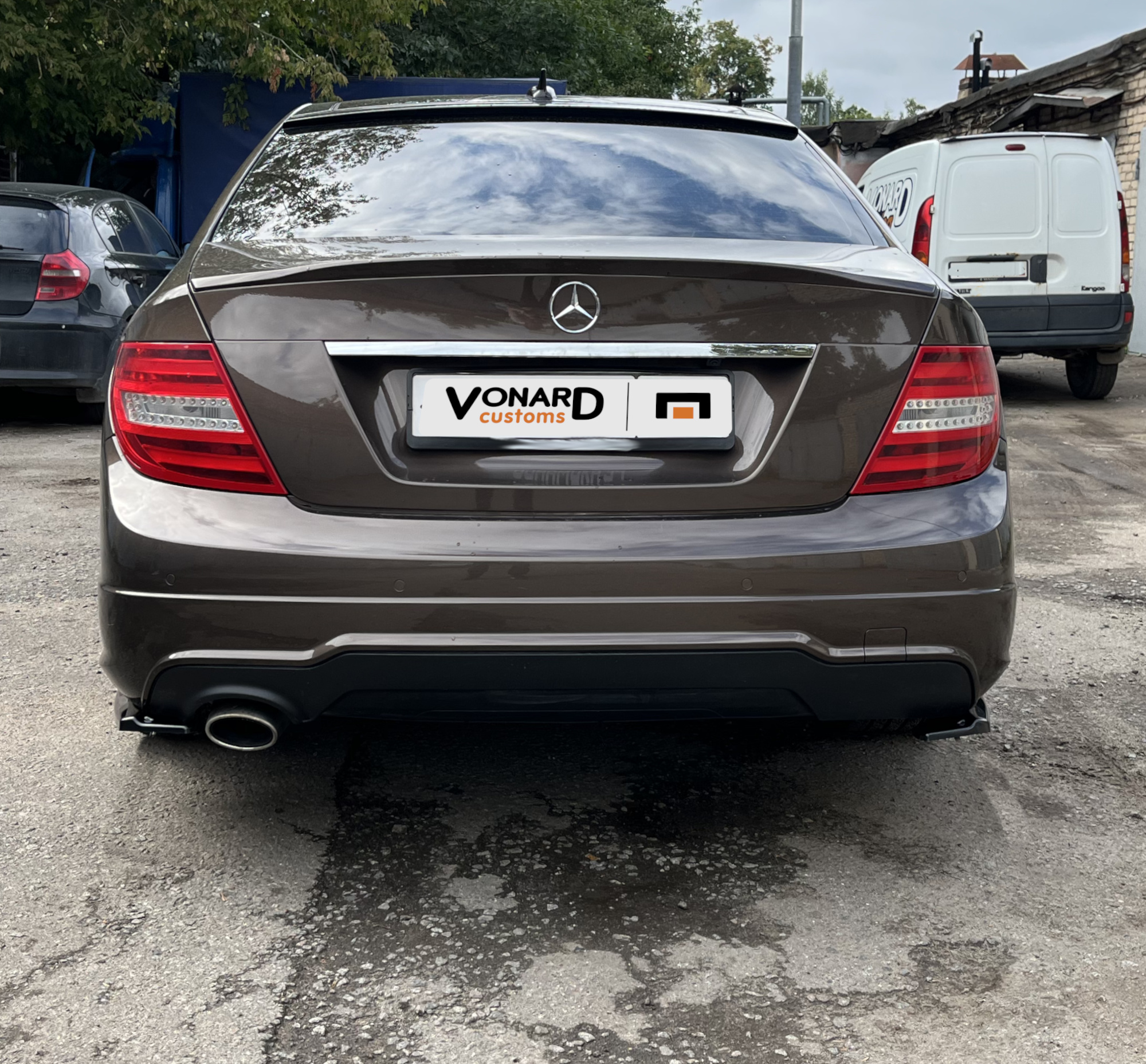 картинка Сплиттеры заднего бампера Mercedes С W204 рест. vonard customs 