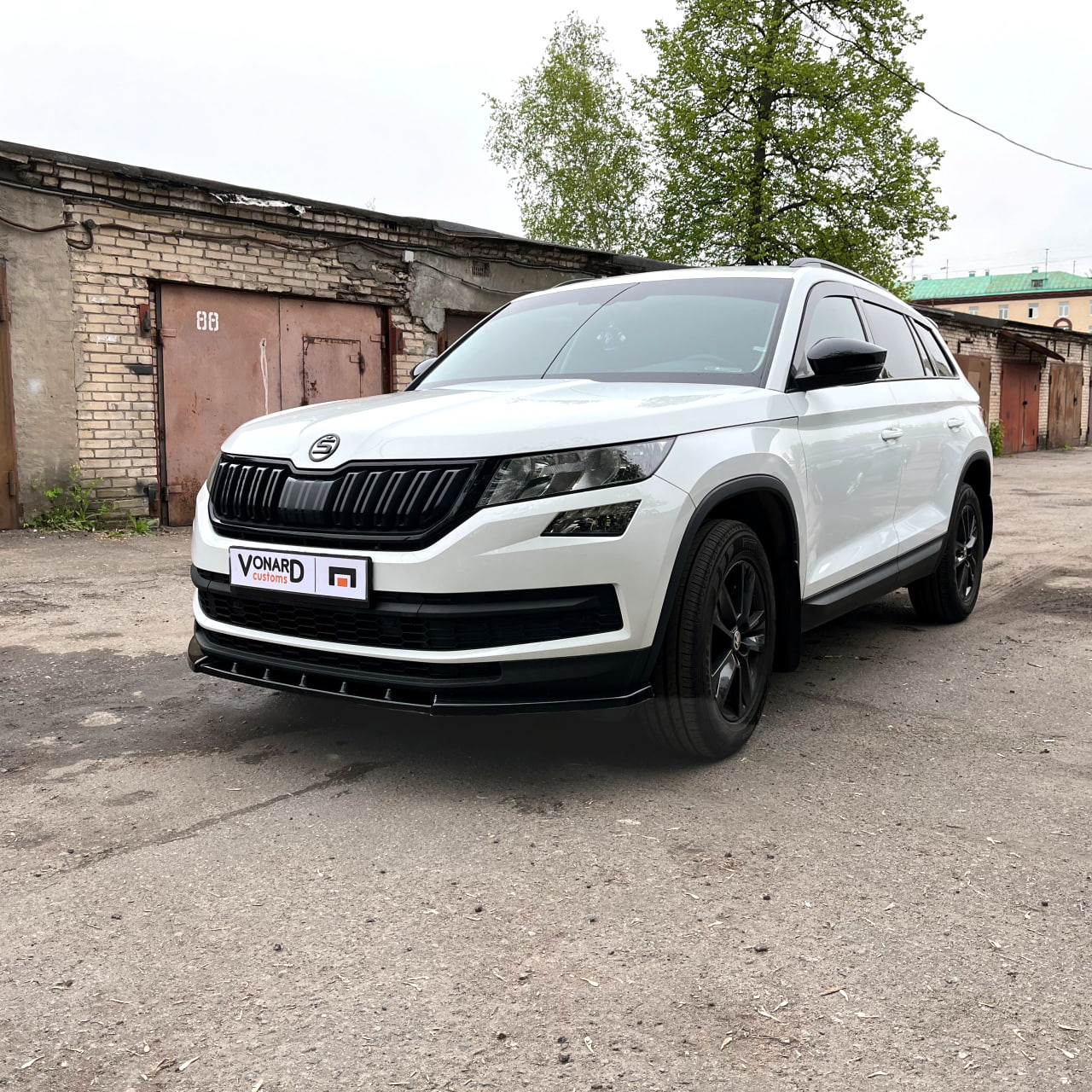 картинка Сплиттер переднего бампера Skoda Kodiaq 1 стандарт (ver. 4) - под покраску vonard customs 