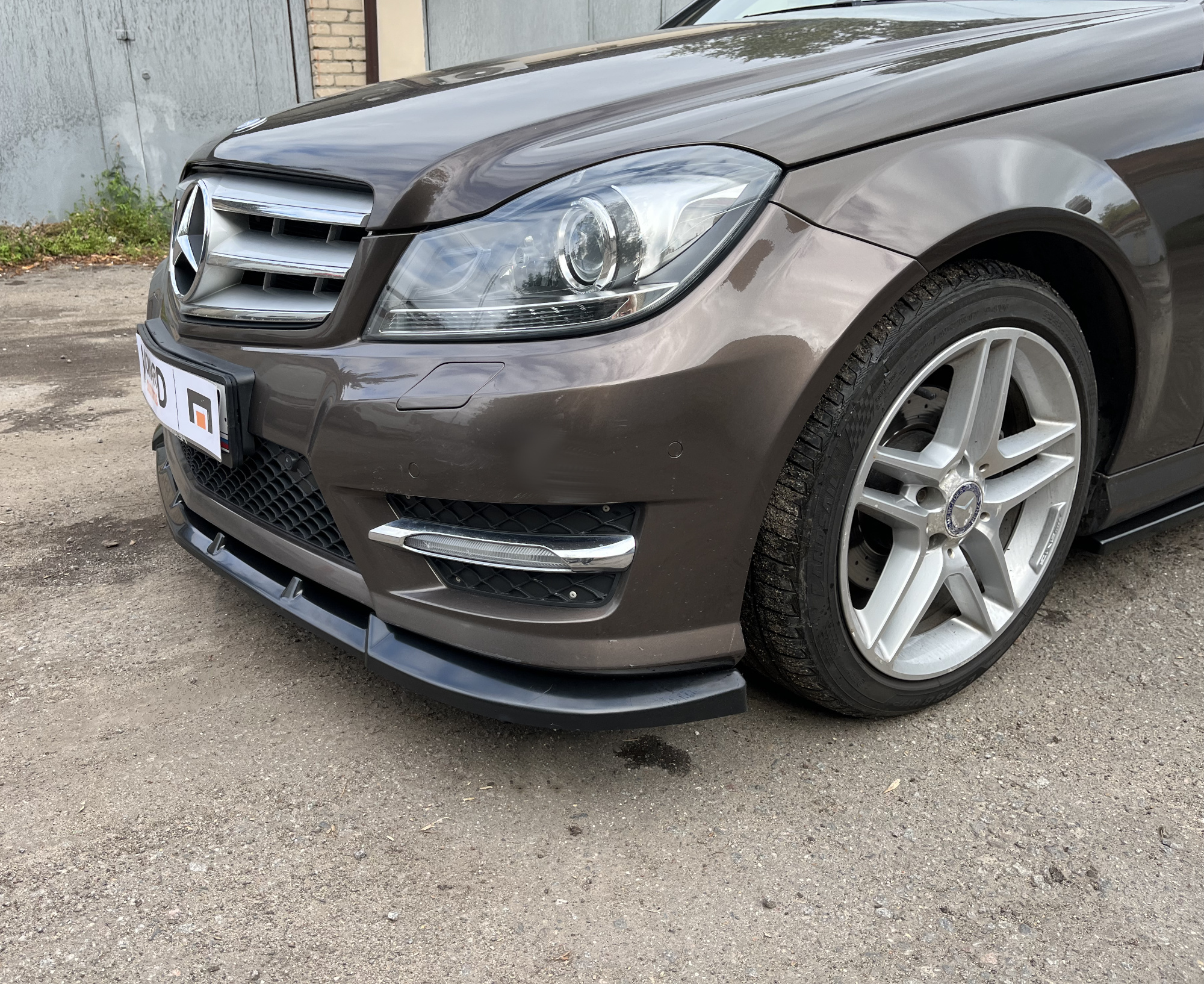 картинка Сплиттер переднего бампера Mercedes C W204 рест. vonard customs 