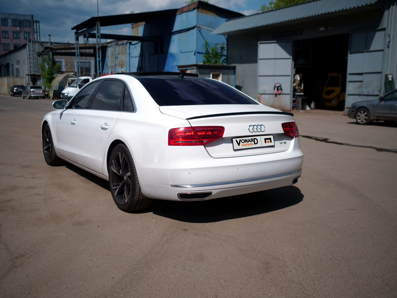 картинка Спойлер лезвие крышки багажника Audi A8 S8 D4 (без выемки) - под покраску vonard customs 