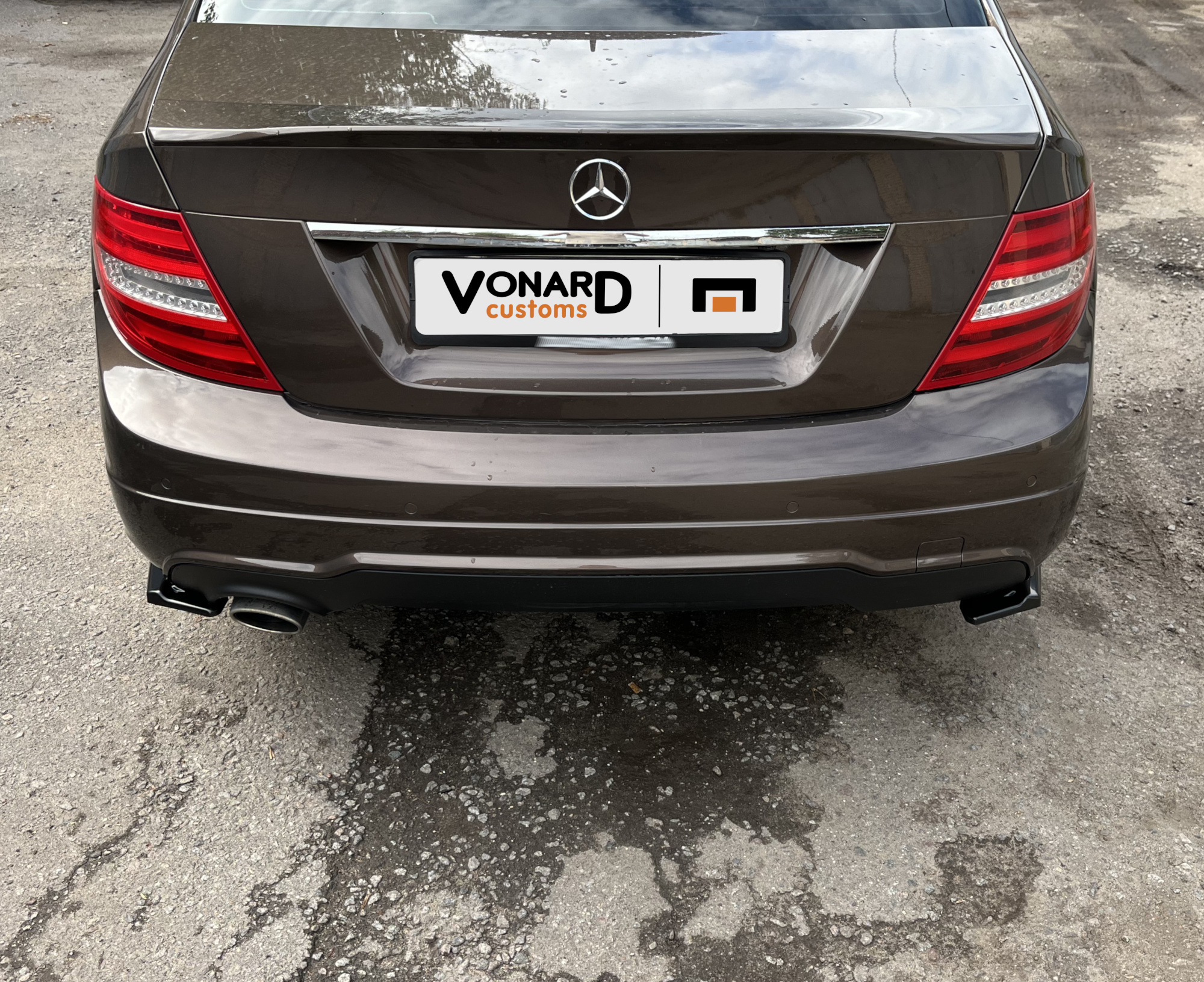 картинка Сплиттеры заднего бампера Mercedes С W204 рест. vonard customs 