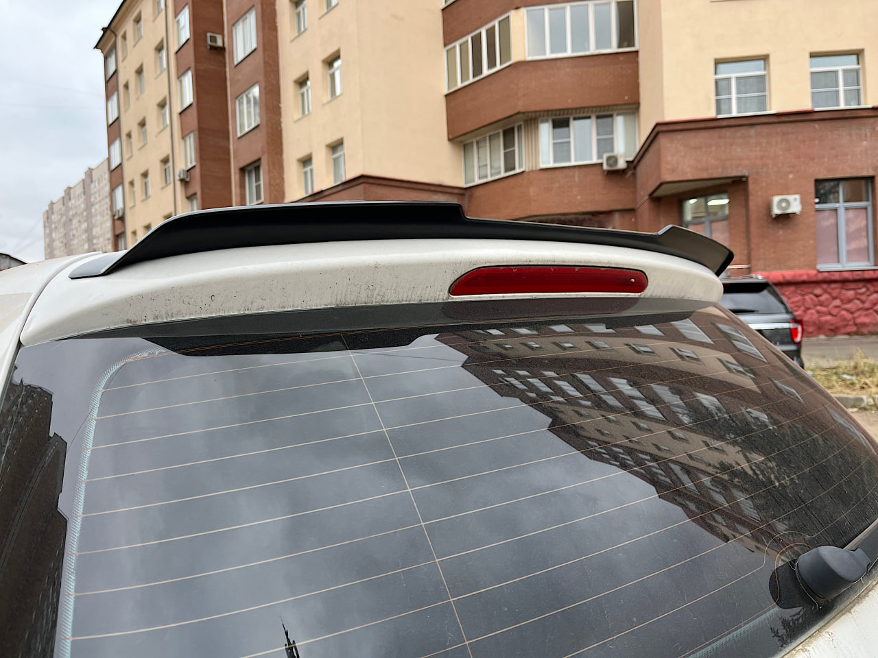 картинка Спойлер лезвие крышки багажника VW Golf 6 vonard customs 