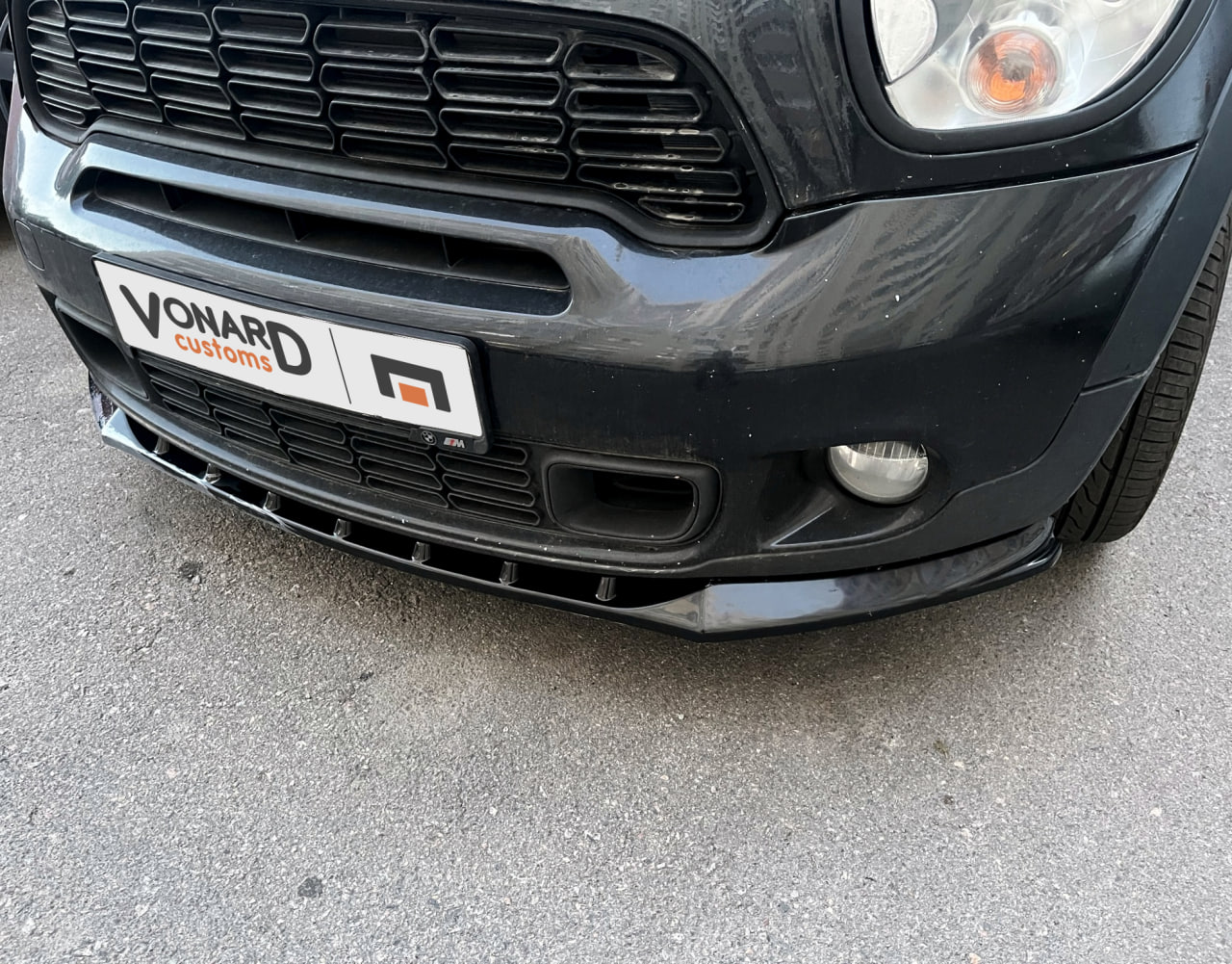картинка Сплиттер переднего бампера MINI R60 Countryman S v2 vonard customs 
