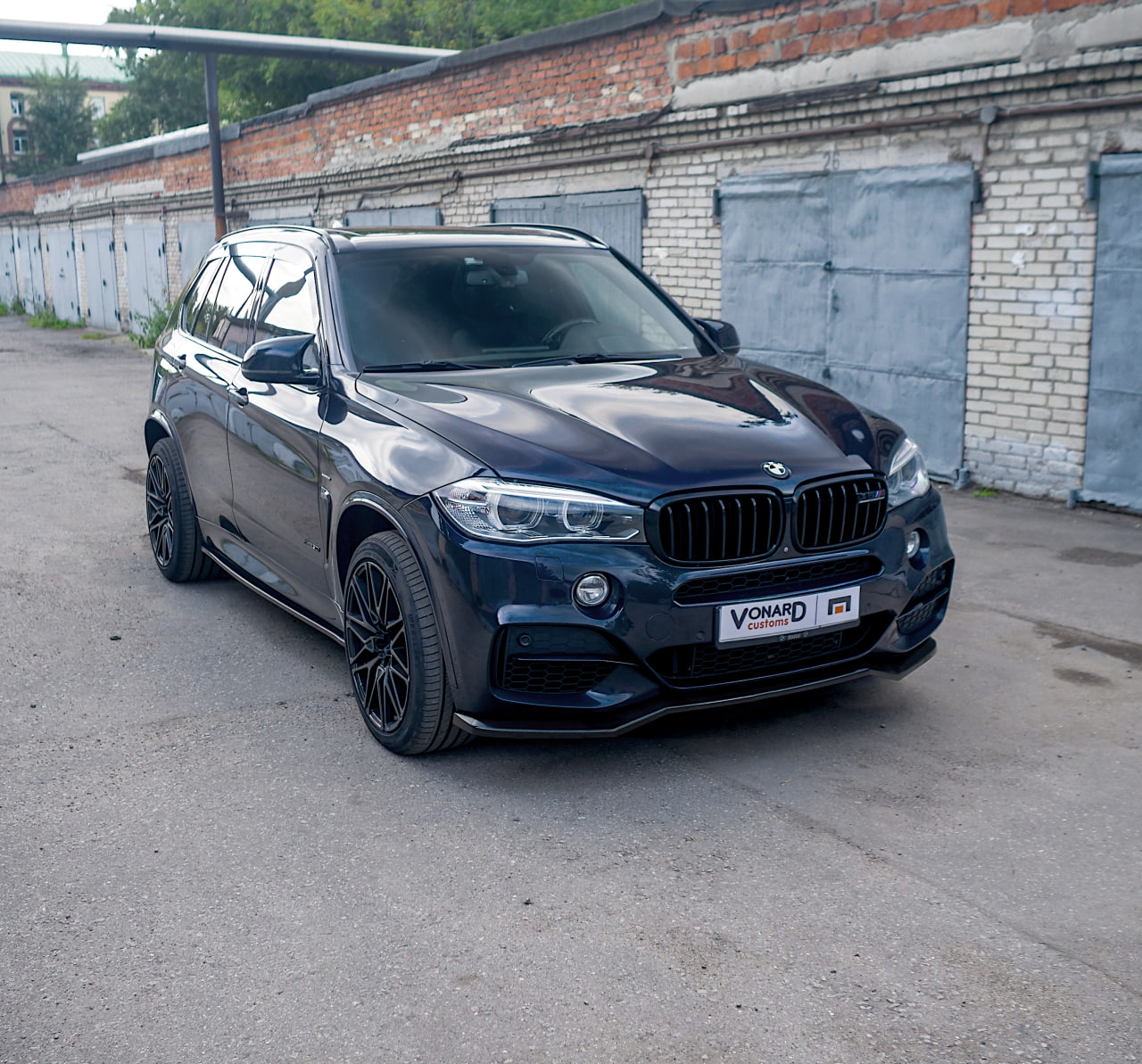 картинка Сплиттер переднего бампера BMW X5 F15 M-Pack (ver. 2) - под покраску vonard customs 