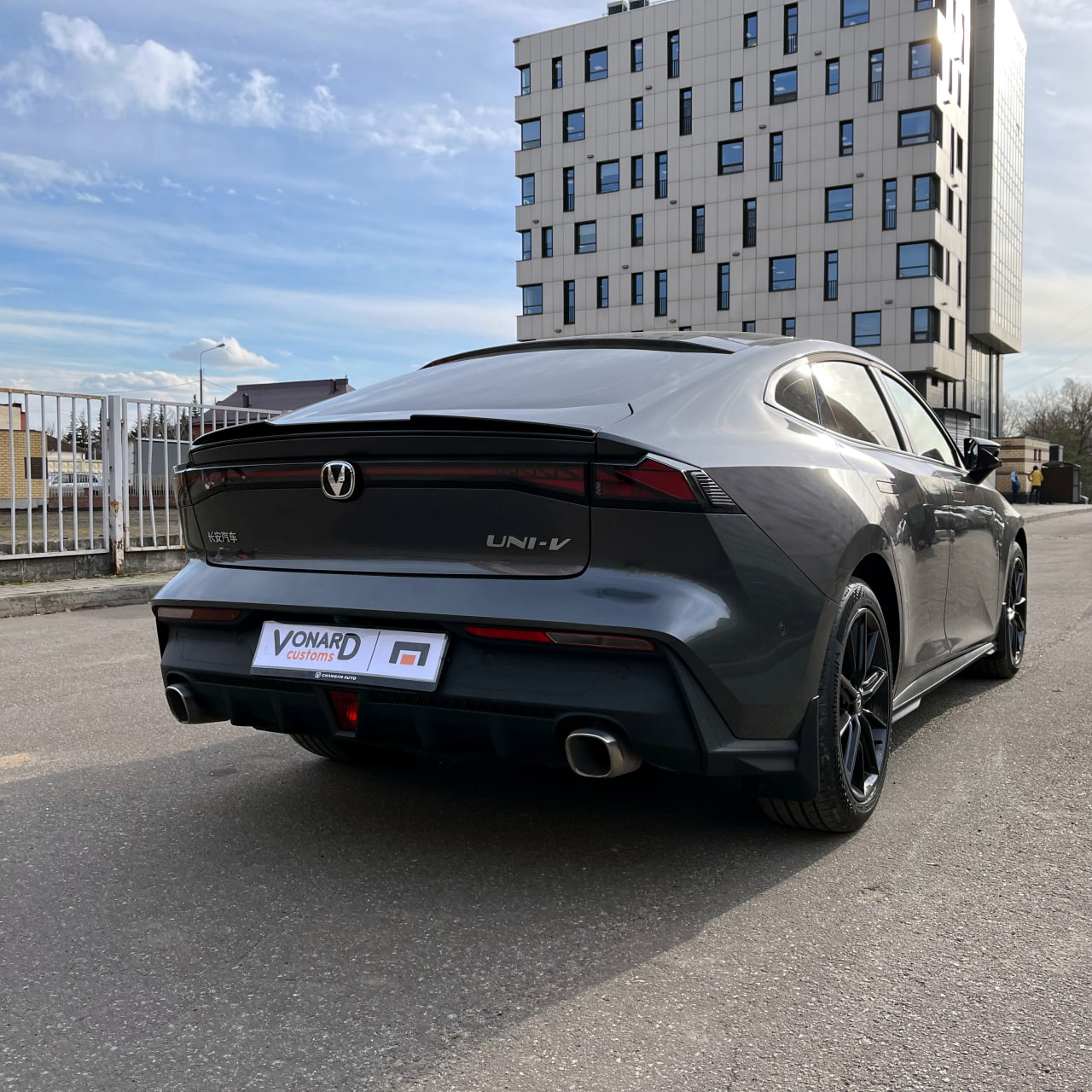 картинка Спойлер лезвие крышки багажника Changan UNI-V V2 vonard customs 