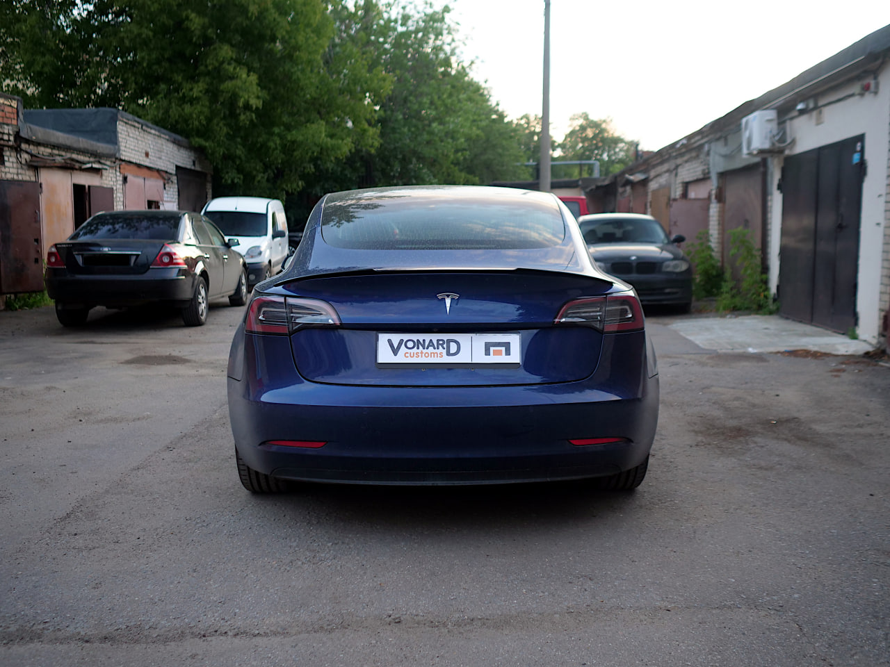 картинка Спойлер лезвие крышки багажника Tesla Model 3 vonard customs 