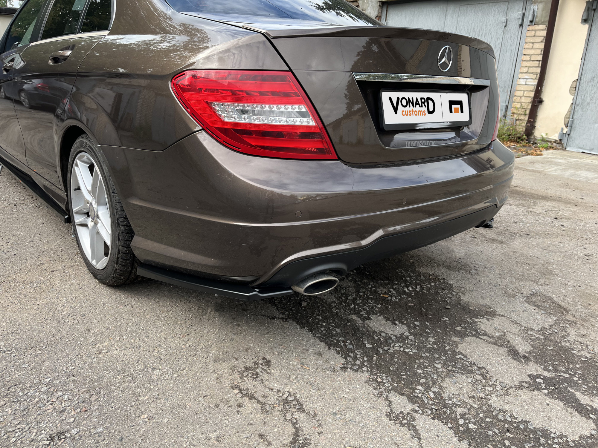 картинка Сплиттеры заднего бампера Mercedes С W204 рест. vonard customs 