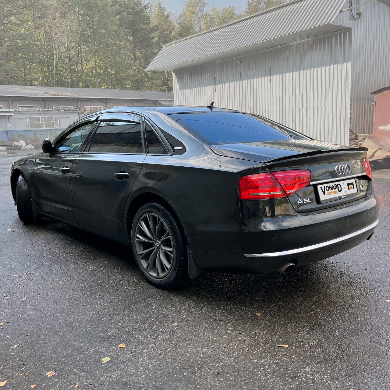картинка Накладка заднего стекла багажника Audi A8 D4 - под покраску vonard customs 
