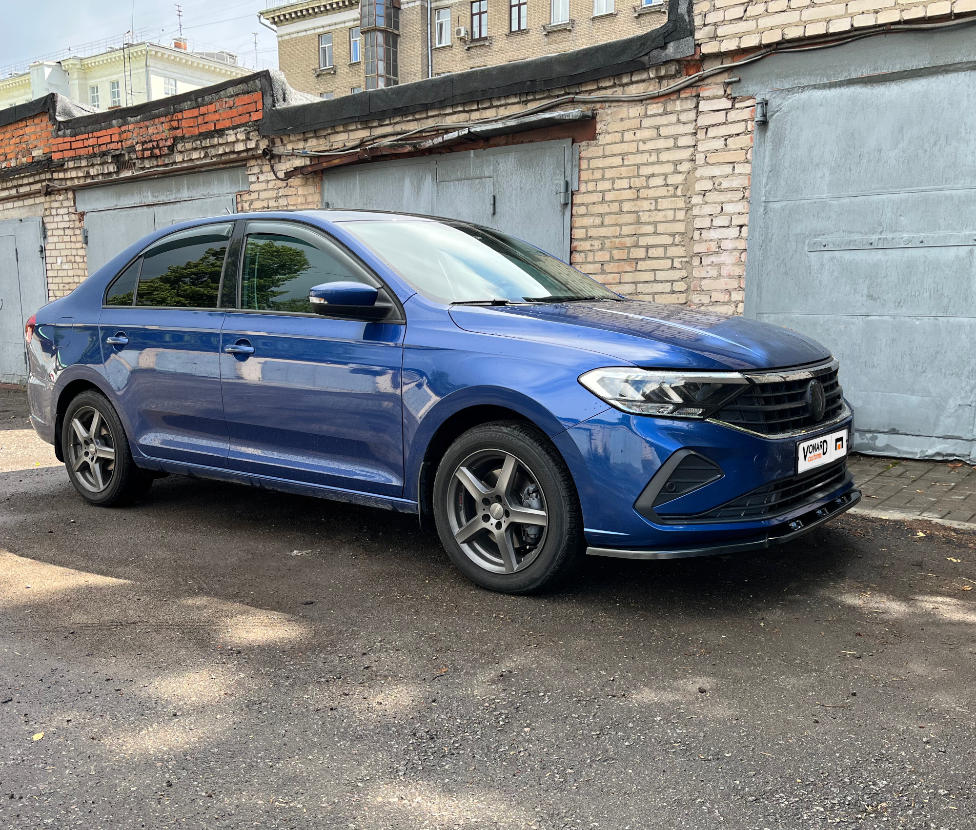 картинка Сплиттер переднего бампера VW Polo 6 liftback (узкий) - текстура vonard customs 