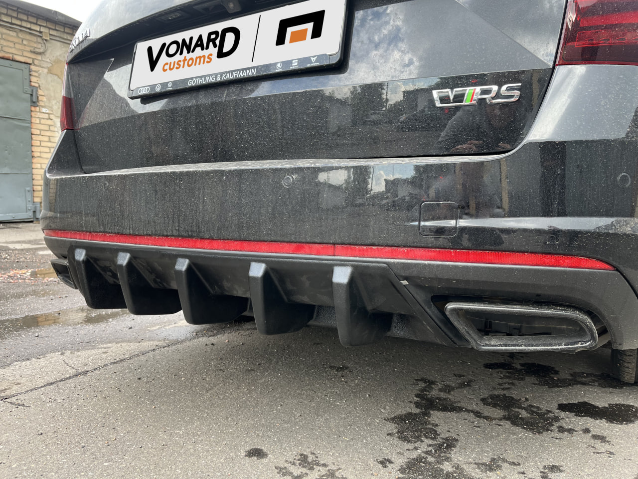 картинка Диффузор вставка заднего бампера Skoda Octavia 3 A7 RS (ver. 2) - под покраску vonard customs 