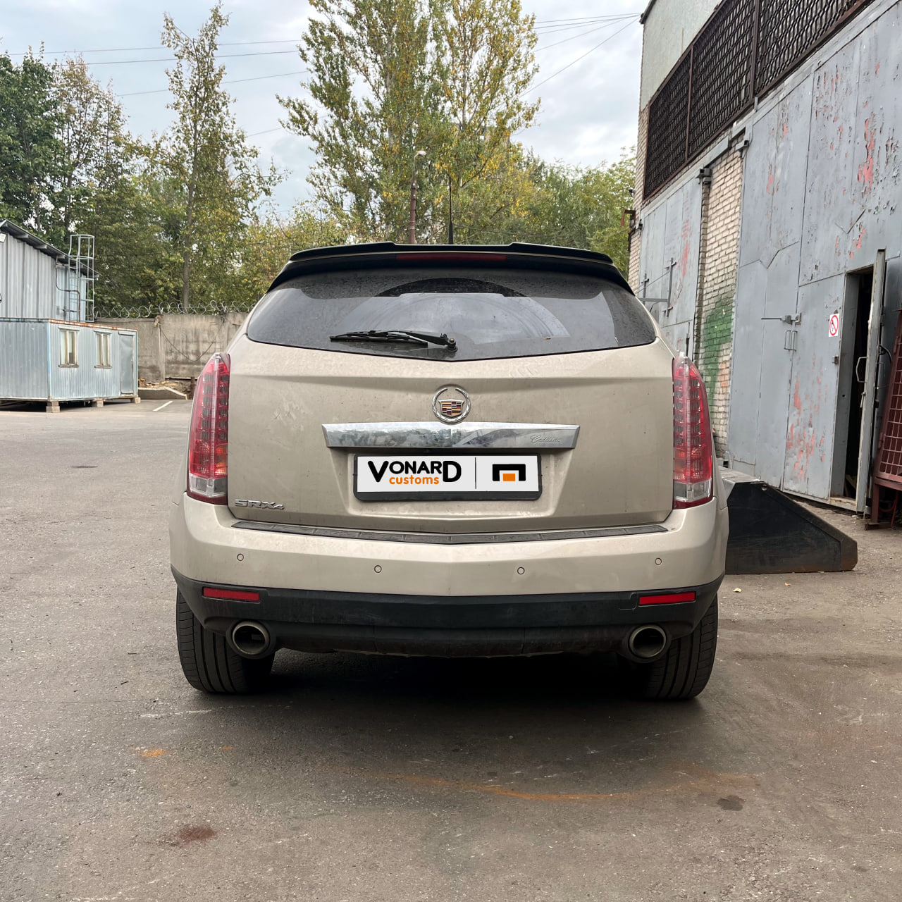 картинка Спойлер лезвие крышки багажника Cadillac SRX 2- под покраску vonard customs 