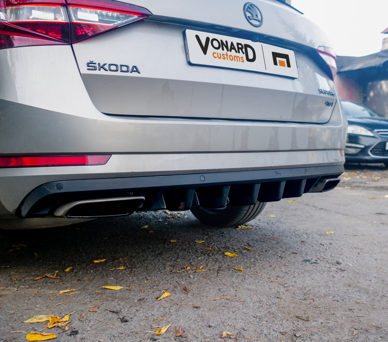 картинка Диффузор вставка заднего бампера Skoda Superb 3 - текстура vonard customs 