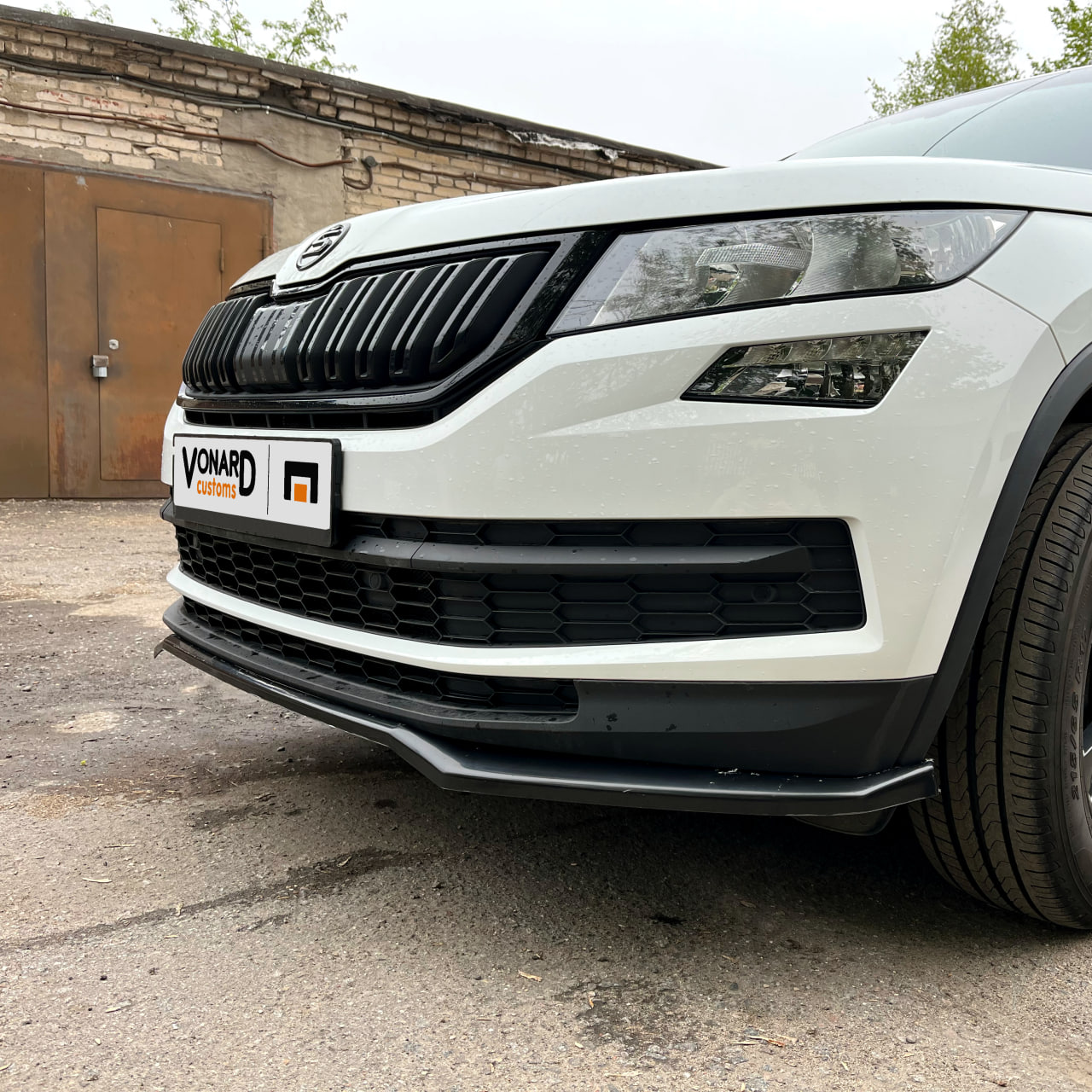 картинка Сплиттер (прилегающий) переднего бампера Skoda Kodiaq 1 стандарт (ver. 2) vonard customs 