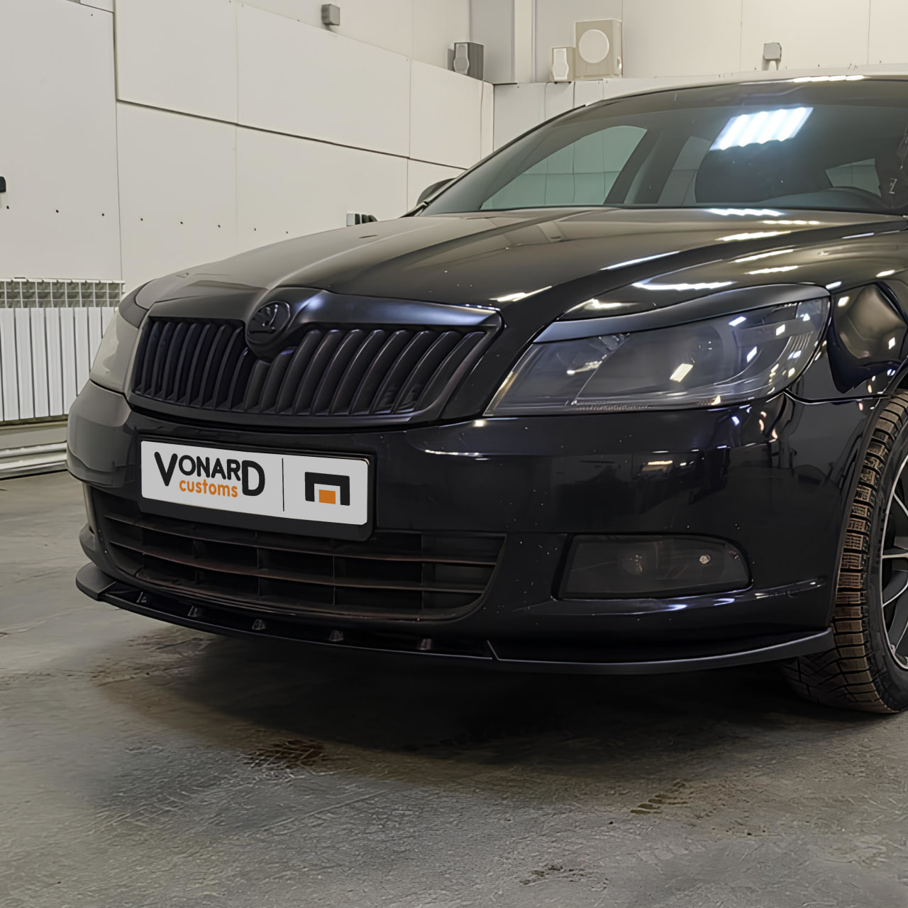 картинка Сплиттер переднего бампера Skoda Octavia 2 A5 рест. - текстура vonard customs 
