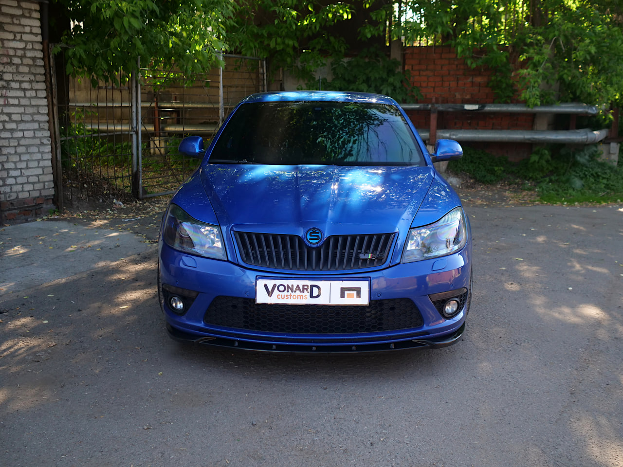 картинка Сплиттер переднего бампера Skoda Octavia 2 A5 RS рест. (ребра) - под покраску vonard customs 