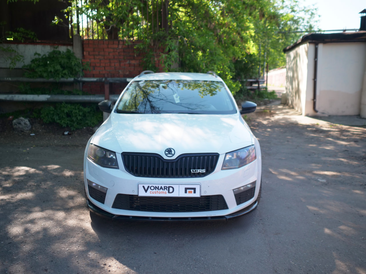 картинка Сплиттер переднего бампера Skoda Octavia 3 A7 RS V1 vonard customs 