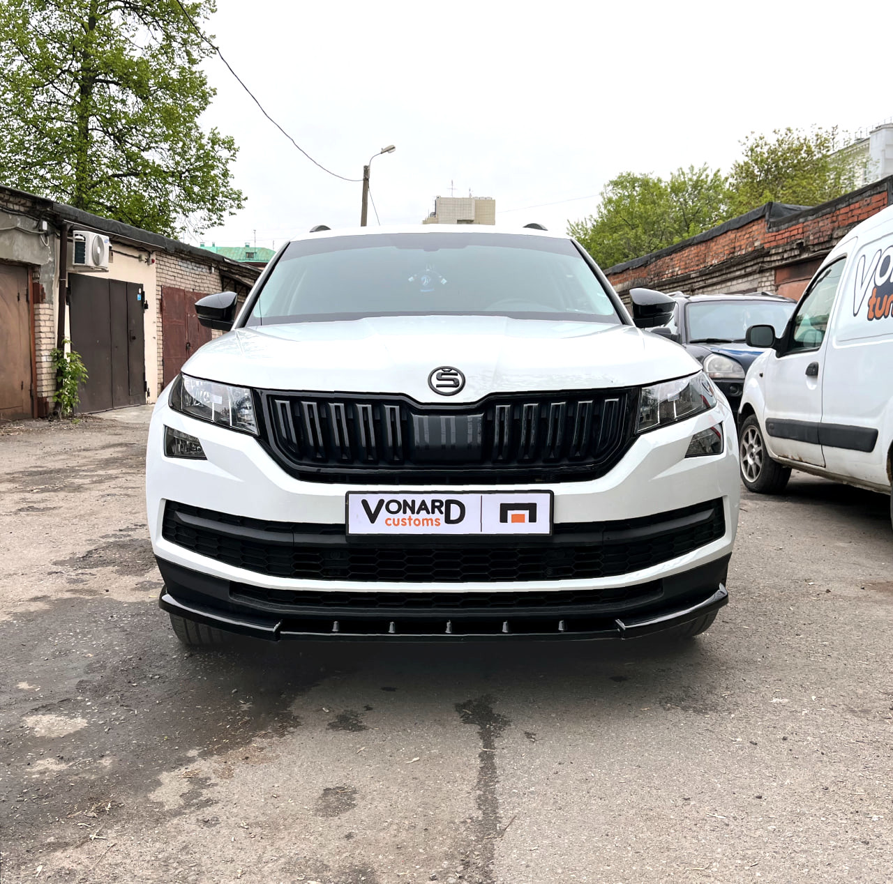 картинка Сплиттер переднего бампера Skoda Kodiaq 1 стандарт (ver. 4) - под покраску vonard customs 