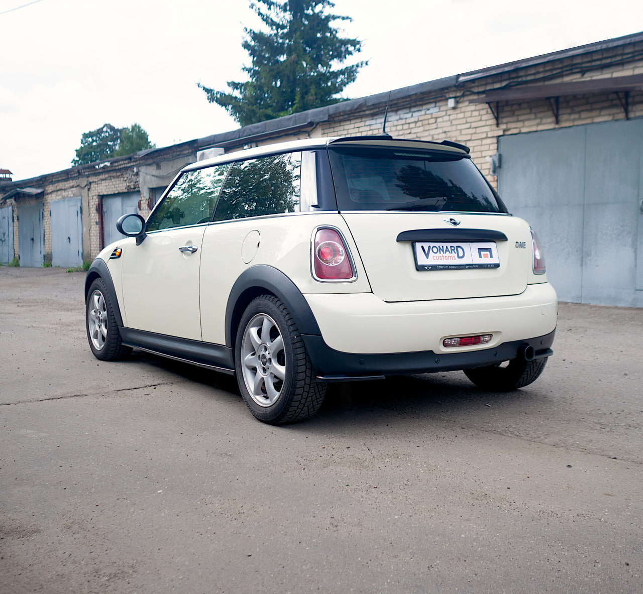 картинка Сплиттеры заднего бампера MINI Hatch One R56 - под покраску vonard customs 