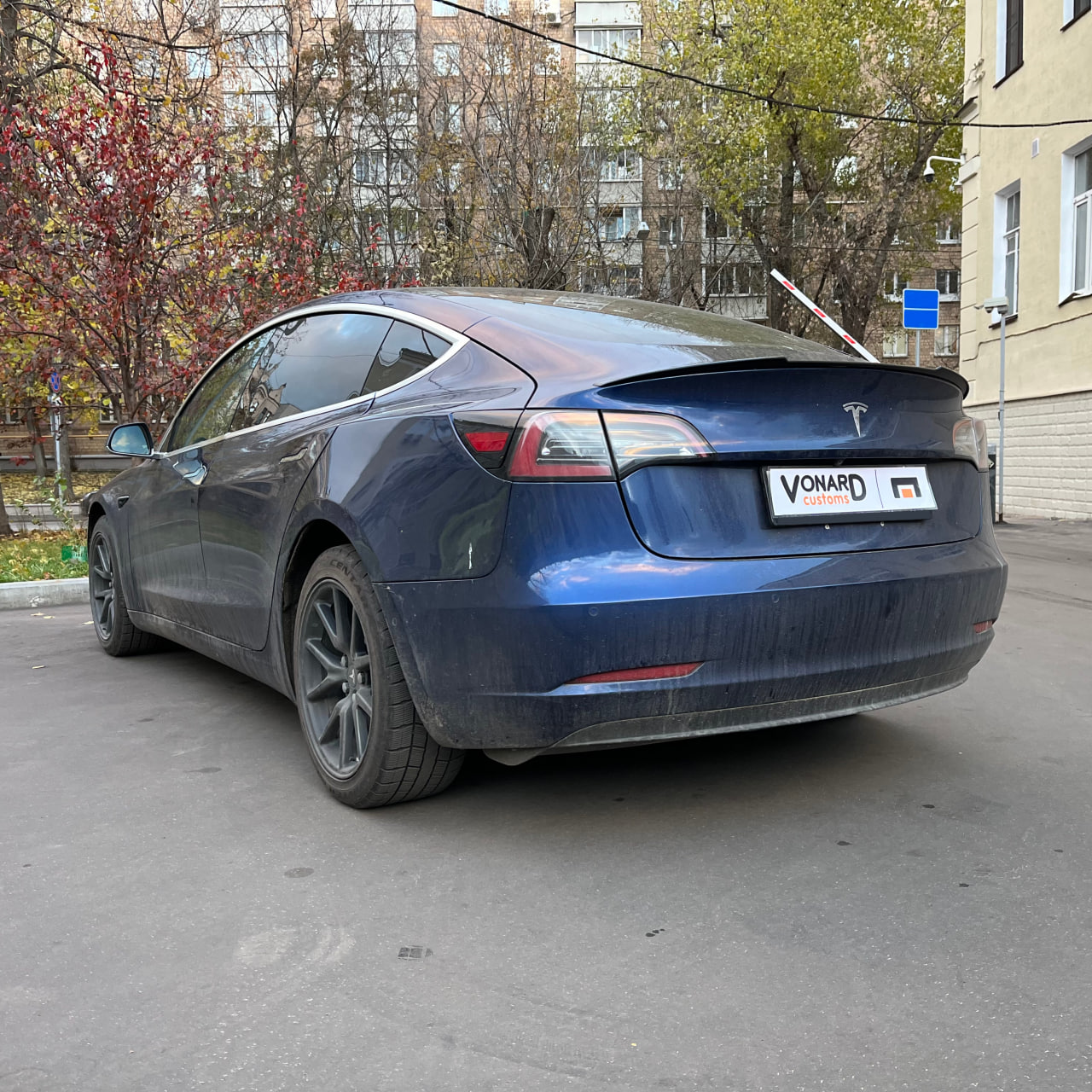 картинка Спойлер лезвие крышки багажника Tesla Model 3 (короткий с выемкой) - под покраску vonard customs 