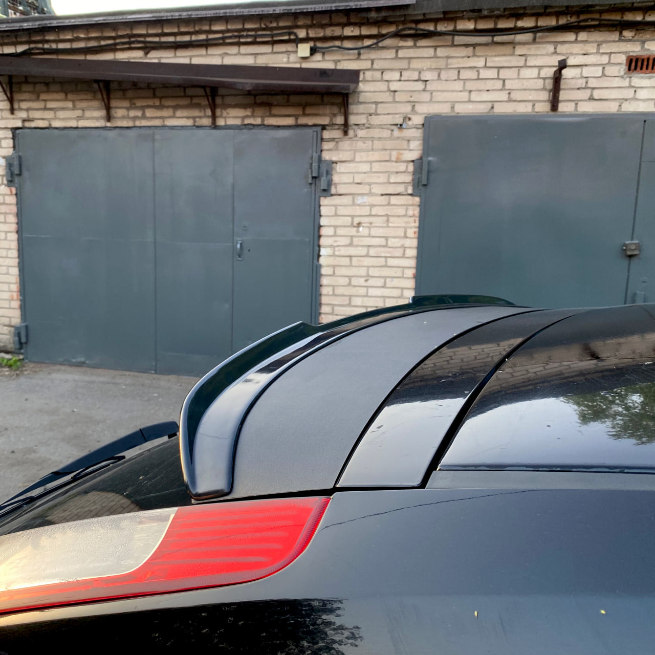 картинка Спойлер лезвие крышки багажника Ford Focus 2 (хетчбэк) vonard customs 