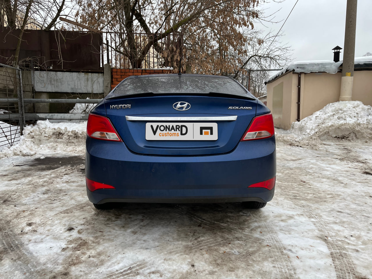 картинка Спойлер лезвие крышки багажника Hyundai Solaris 1 - черный металлик vonard customs 