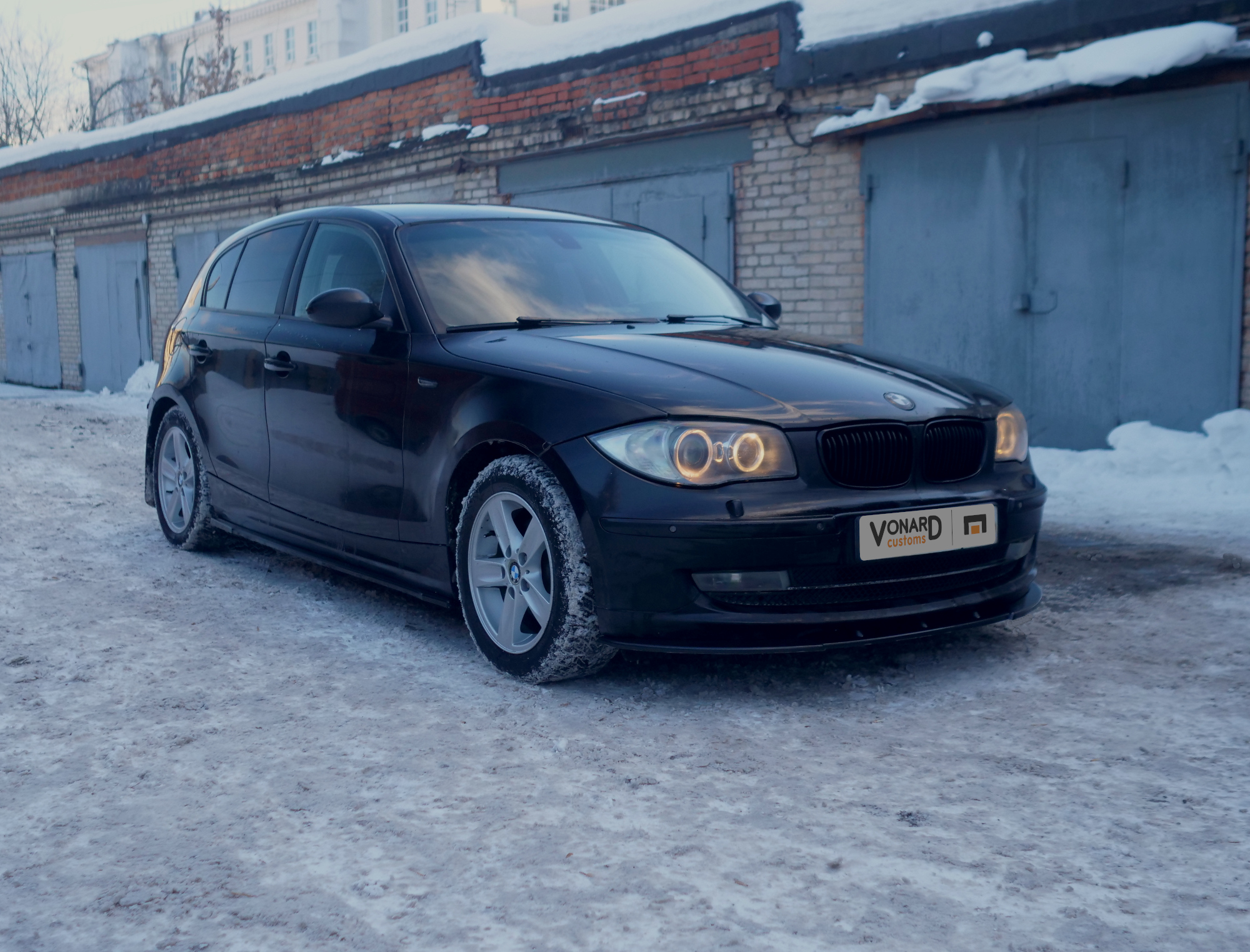 картинка Лезвия под пороги BMW 1 E81 E87 рест. vonard customs 